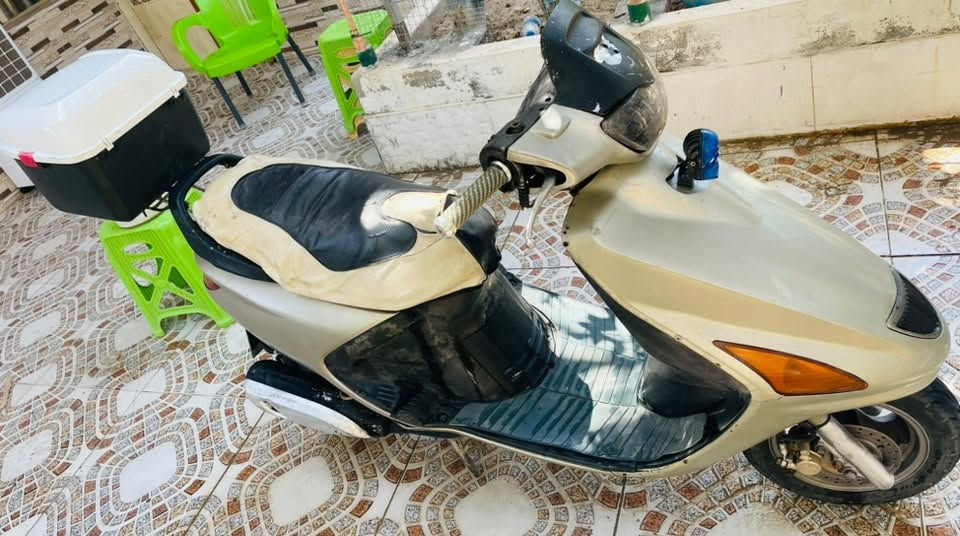 فراشة فحل دسك للبيع مفتوحة ولفات فقط محرك ناعم وكفرات شوفت عينك السعر 350000 العنوان الديوانية / الدغاره الرقم ***********
