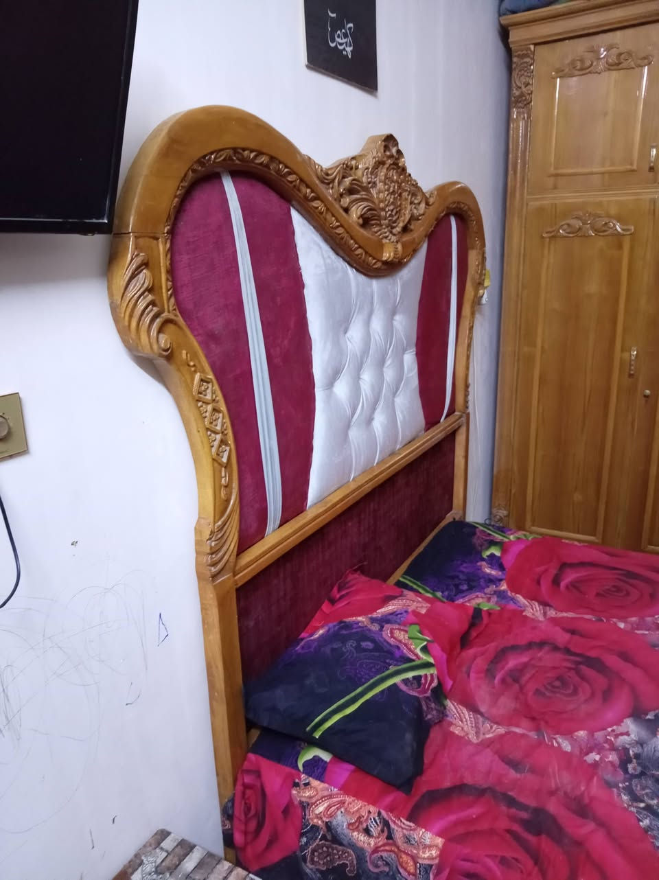 غرفه نجارة تزكام ام طابقين شغل ثكيل
الجربايه زان والزاويه مقفله  وبيها ضرر بس بصفحة الزاويه وما ماثر وبميز  المرايه شي كلش بسيط ب ٩٢٥ وبيها مجال
مكانها الحله شارع ٨٠
هذا رقمي***********!
