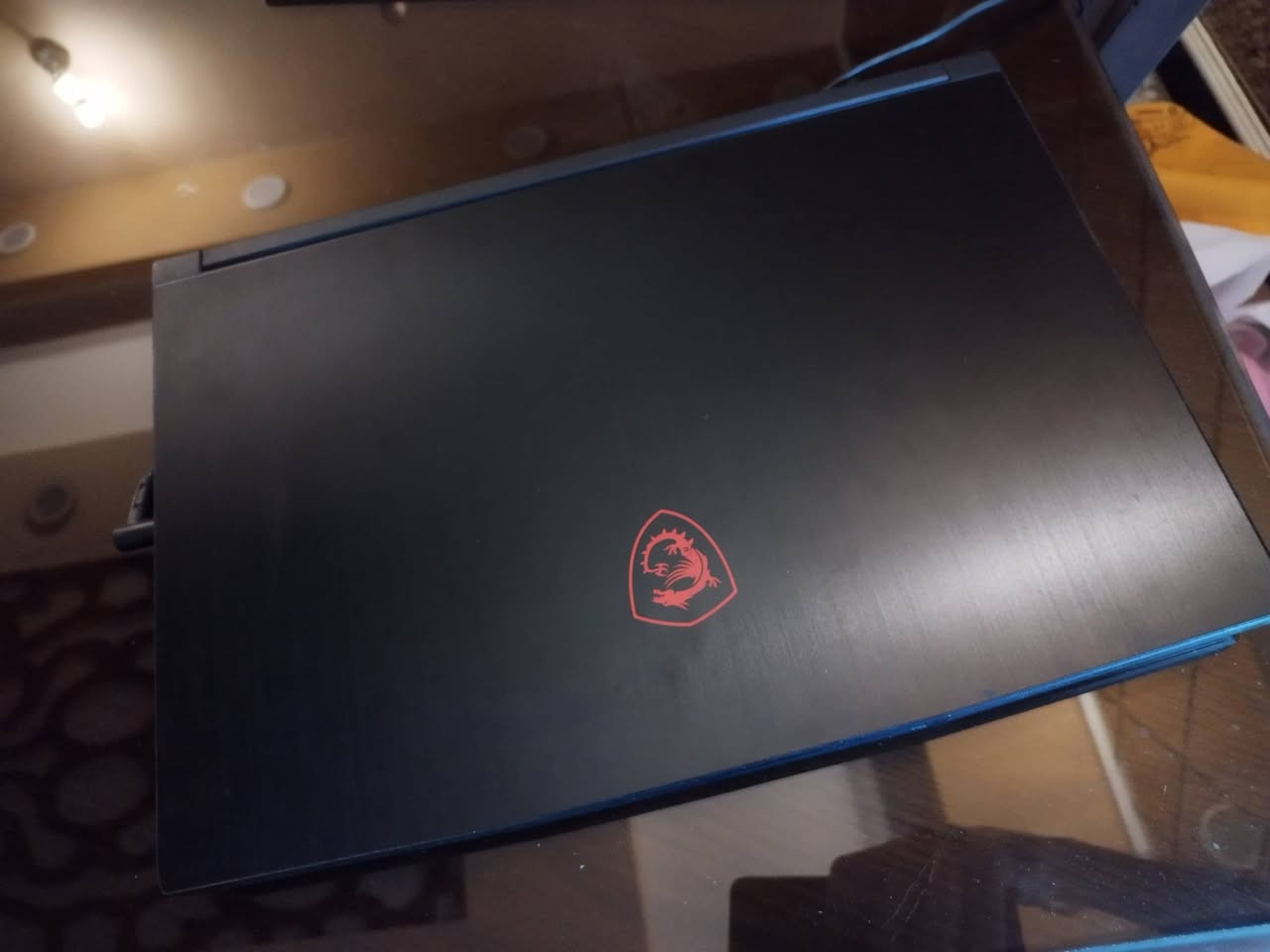 مكلف بالنشر التواصل على الرقم.  ***********
🔥 للبيع: لابتوب گيمنگ وتصميم MSI GF63 Thin – نظافة ممتازة وأداء قوي 🔥
إذا تدور على لابتوب يجمع بين الأداء القوي والأناقة والخفة، فهذا الجهاز هو الخيار المثالي للألعاب (Gaming)، المونتاج، التصميم الهندسي، والدراسة.
💻 المواصفات التقنية:
الماركة والموديل: MSI GF63 Thin 10SC (تصميم نحيف وخفيف الوزن).
المعالج (CPU): Intel Core i5-10500H (الجيل العاشر - 6 أنوية و12 مسار) أداء ممتاز وسريع جداً مع البرامج الثقيلة.
كارت الشاشة (GPU): NVIDIA GeForce GTX 1650 Max-Q Design (منفصل وممتاز للألعاب والمونتاج).
الذاكرة العشوائية (RAM): 8 GB.
نظام التشغيل: Windows 11 الأصلي.
الكيبورد: إضاءة خلفية حمراء مميزة (Red Backlit) مريحة جداً للاستخدام في الظلام.
✨ مميزات الجهاز:
كيبورد عربي/إنكليزي مع إضاءة گيمنگ احترافية.
تصميم عصري وهيكل خفيف وسهل التنقل.
جاهز ومفحوص كاملاً، شغال 100% بدون  مشاكل
السعر اخو البلاش. ٦٥٠ الف وبيه مجال بعد
 للتواصل ***********
