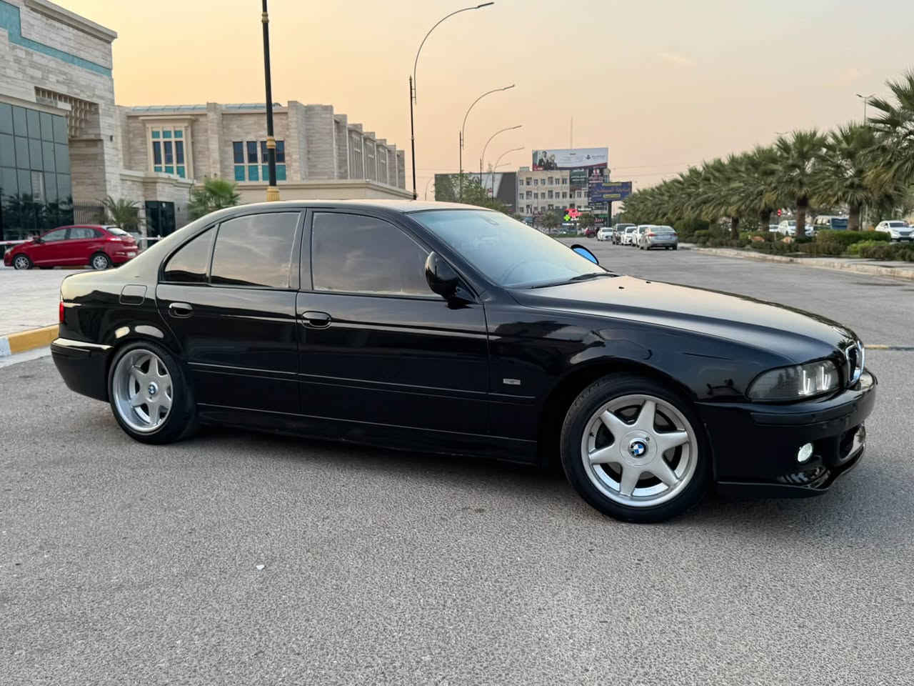 سلام عليكم
صقر 535  8 سلندر  داينمو مي 
موديل 2002  
فول مواصفات 
مكفوله من ضربه والطخه 
رشيته بيه جراد قطعتين 
فتحه 
كشنات كهربائ
كير تبترونك
شاشه اندرويد 
فول تحكمات
ثلاجه خلفيه
ويل بروك سعره 1200 $
دعاميه اماميه خلفيه m اصل مو تايوان تجاري 
مري ام قلاب كهرباء 
لايت لد شغل الخارج 
حلوك صالنصه كابون فايبر 
كهربائيات ماملعوب بيه ولا جطل 
حداديه اماميه خلفيه كل جديد 
عربانه خلفيه قبل سبوع شاده 8 سلندر 
برده خلفيه كهرباء
بك لايت ابو لد 
كير مكينه حداديه كفاله 
صبغ درجه اولى قبل سبوع 
رقم دهوك تحويل مبااااااشر
ترايك وين متريد 
بيع فقط 
مكاني كربلاء 
سعر 125 بيه مجال 
للستفسار 
***********
