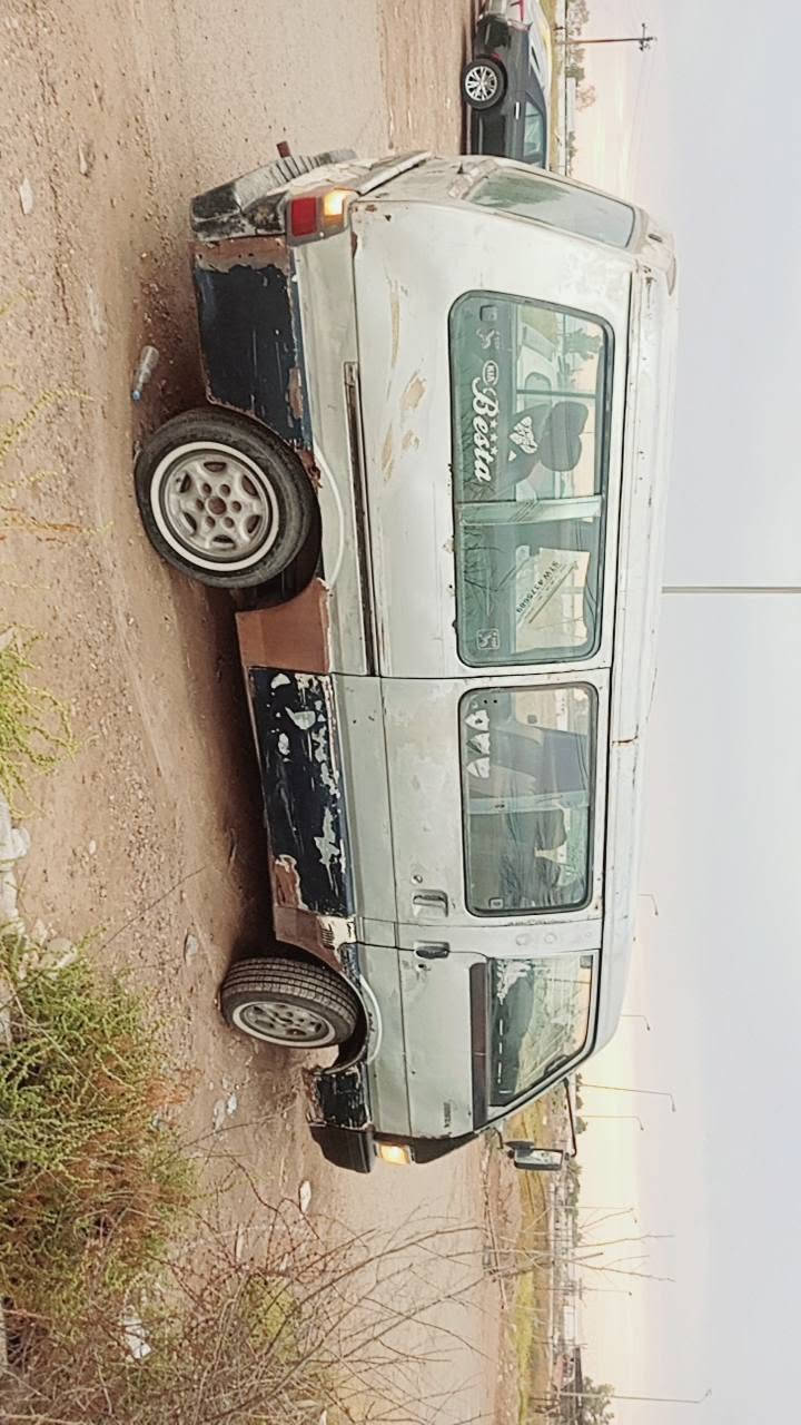 السلام عليكم كيا بستا ٩٤ اجره سنويه لل ٢٨ رقم بغداد عليها غرامه ٥ ورقات ينزلن من السعر كير اكسل كفاله محرك تبخير بدون تنقيص شواصي معمره درجه اولى السعر ٣٣ وبيها مجال ***********  بي واتساب
