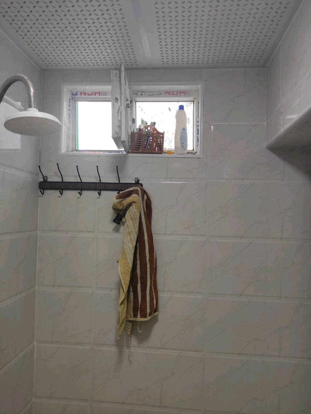 دار للبيع 100متر زراعي نيسان سكلة الكرعاوي وره مولدت صدام شارع 10متر غرفتين وصاله وستقبال مطبخ وتخاريج البناء طابوق الأساس وسقف صب شركه الستفسار راسلني