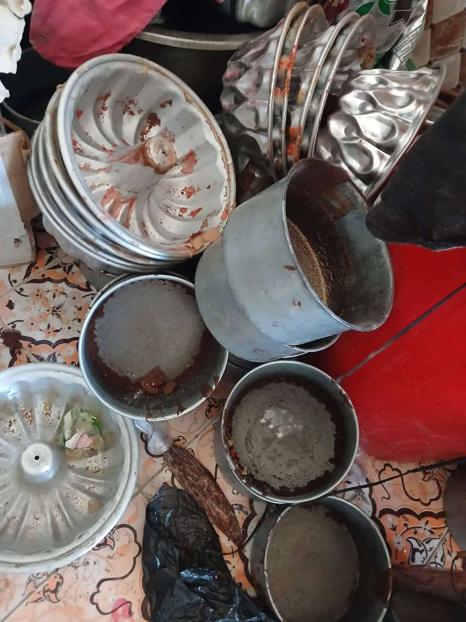 قوالب کیک و فرن للبیع طابق واحد فی البصره و هذا رقمی.........***********
