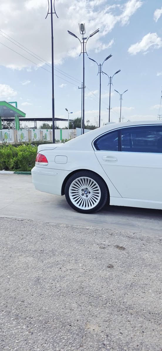 Bmw باخره
2008. 730li 
سياره مكفوله كفاله من الصبغ ما عدى الدعاميات 
فول مواصفات اباواب وجنطه شفط 
بردات كهرباء 
مري قلابه 
رقم اربيل مميز سنويه وهزه جديده مداور ثاني يوم 
حداديه نظيفه 
تبريد ثلج 
مكانه بابل الحله 
السعر 138 وبيها مجال 
***********
