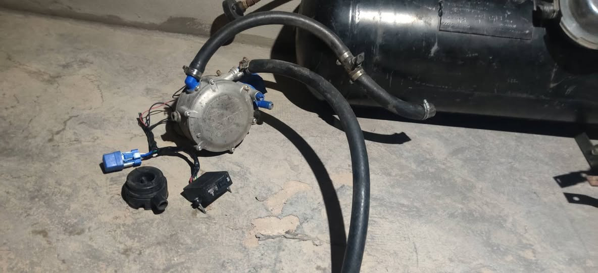 بۆفرۆشتن غازی ئێرانی بەشەرتی هەموو شتێک
گلاتۆری فرۆمی اسڵی شەریکەی لەگەڵە بۆ 4 پستۆن و 6 پستۆن و 8 پستۆنیش دەبێت قلینە کەتاوت سۆندە سەری ملەبەخ بۆڕی خاز هەموو شتی لەگەڵە  غازەکە نوێ نەبوو نەتەوێ بەشەرتە نرخی 155 مەجال *********** أربيل, العراق
