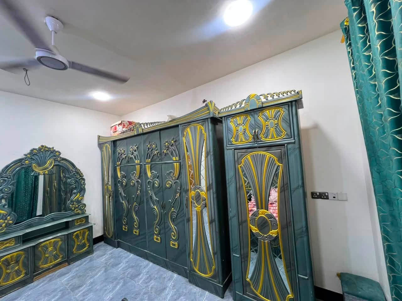 غرفة نوم للبيع مستعمله نضيفه فًول السعر 1،500 (مليون ونص) وبيها مجال
الاستفسار .. ***********
