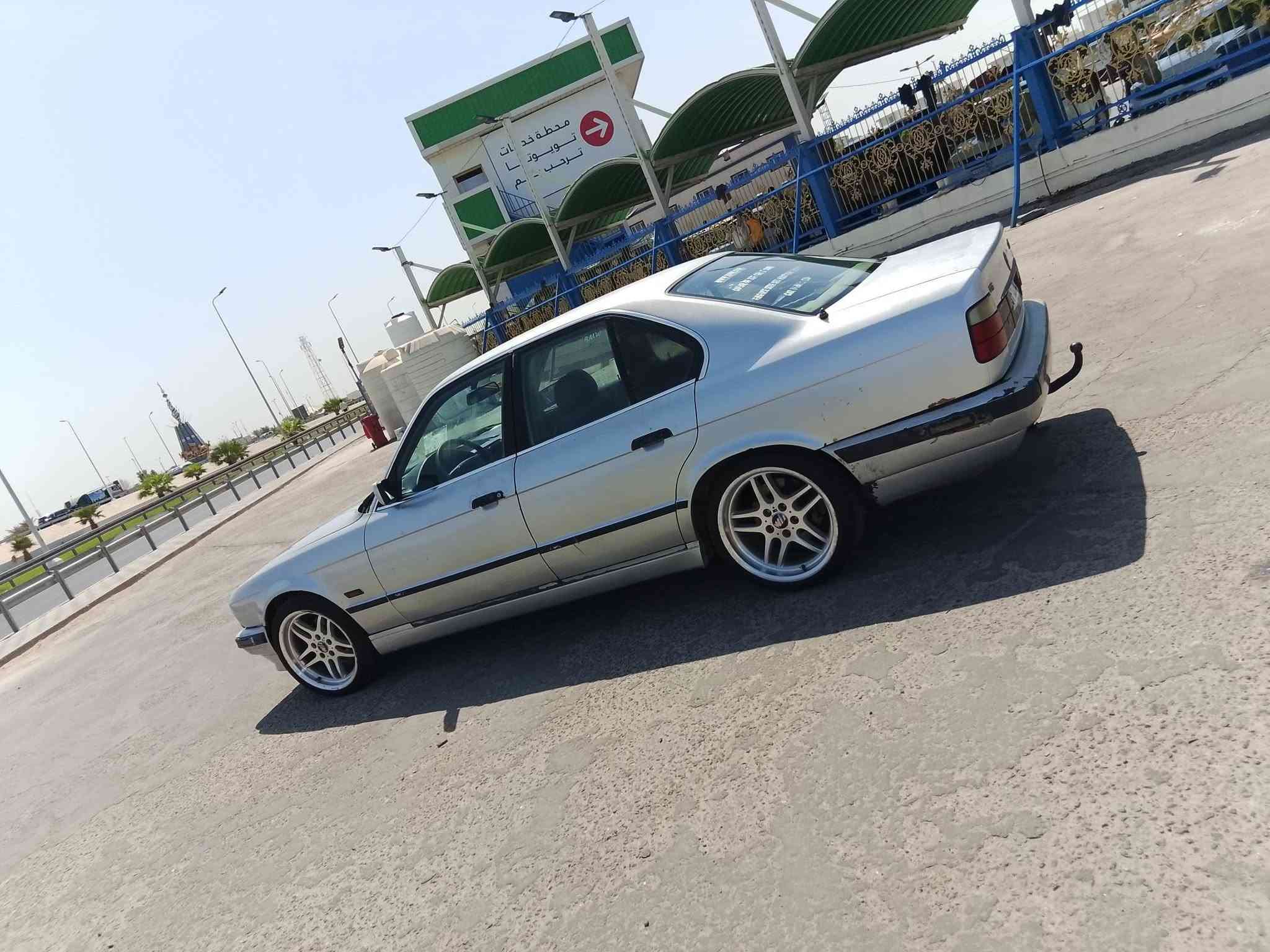 السلام عليكم للبيع بي ام525موديل94رقم نكليزي تحويل ثاني يوم محرك مسكر فإنوس كير أوتو دبل ايرباك دبل جكمجه دواخل جلد غرفه جديده  محرك بي بخار حداديه جديده طخم تاير مكفوله من الضربه السعر 32 مكاني بصره زبير ***********
