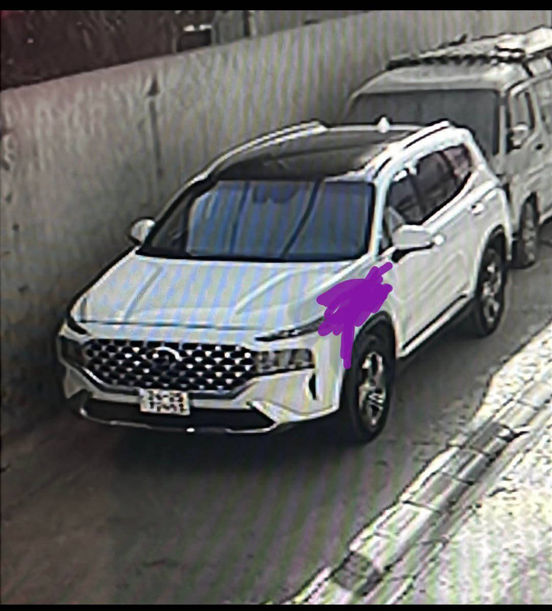 سلاو هيونداي سانتافي ٢٠٢٣ يةك چاملغي سبغة بةبئ ژورةوة بةبي ئيرباك بشت و بيش كةپس 
دو مانگ و نيو كاتي ماوة 
چوار تايةم تازة بؤ گؤريوة هةمو شتيكي بةشةرت 
سةيارةكة فول فول فول مواصفاتة هةتا سةماعةكاني هارمان كاردؤن قةبات قةبات موسفاتة ***********  
نرخي ٢٢٧ وةرةقةية مةجاليكي كةم 
شوين هةولير أربيل, العراق
