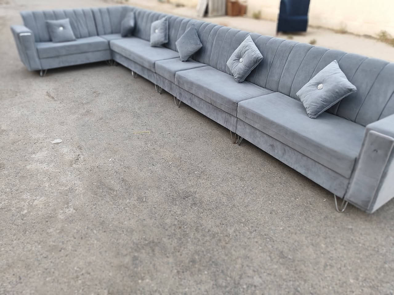 وجبه جديده للبيع مواد المستخدم والجديد ( مجمع ليث ال سطام ).( للبيع قصاد ونقد ) المكان ناحيه الشوره جوه خزان الماء الاستفسار على هاذه الرقم ( ***********)
