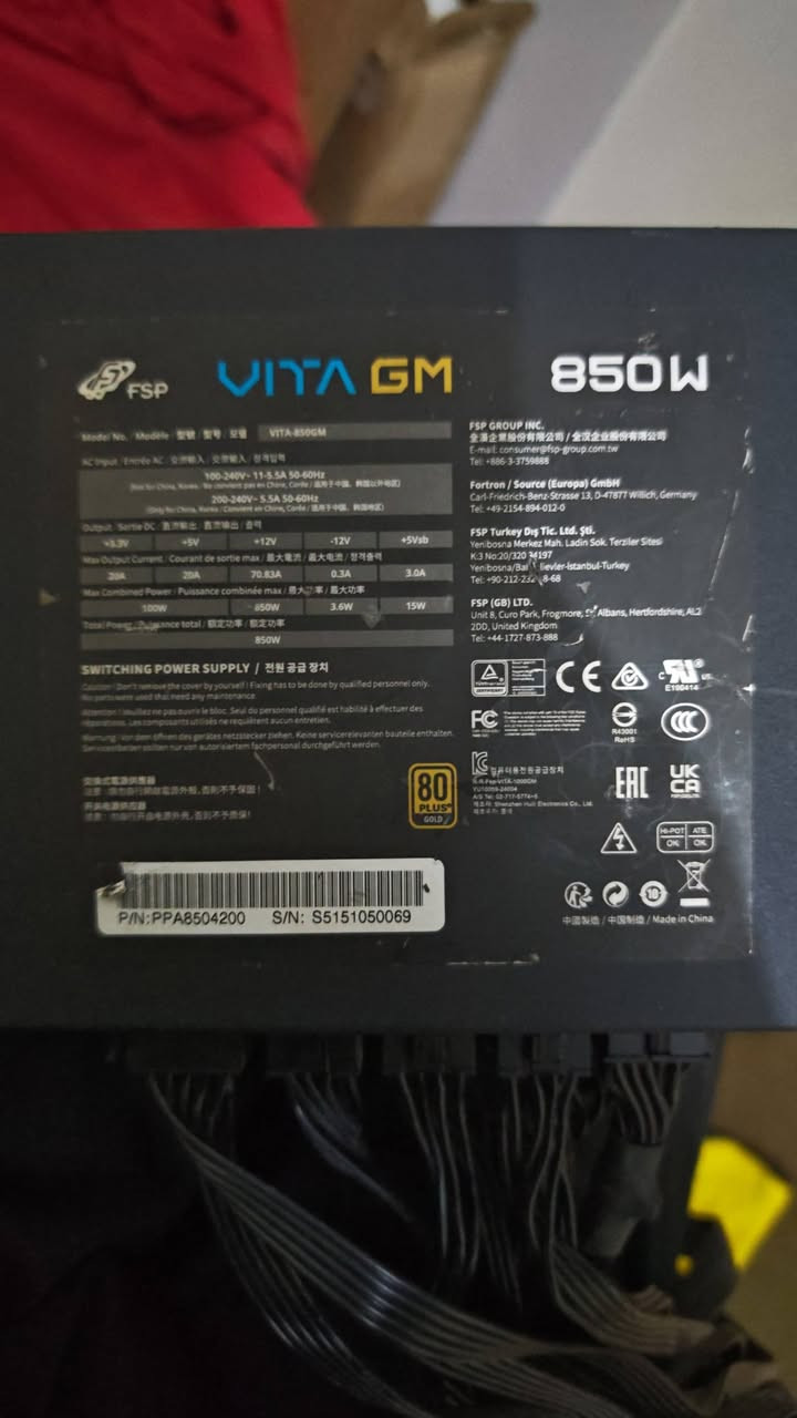 السلام عليكم بورات واحد أخو جديد و ثاني مستخدم نظيف
الأول GM 1250W gold فول مودلر كامل كيبلات سعره 150 الف 
ثاني fsp 850w  gold فول مودلر كامل كيبلات سعره 115 الف 
تواصل خاص متوفر توصيل جميع محافظات العراق
