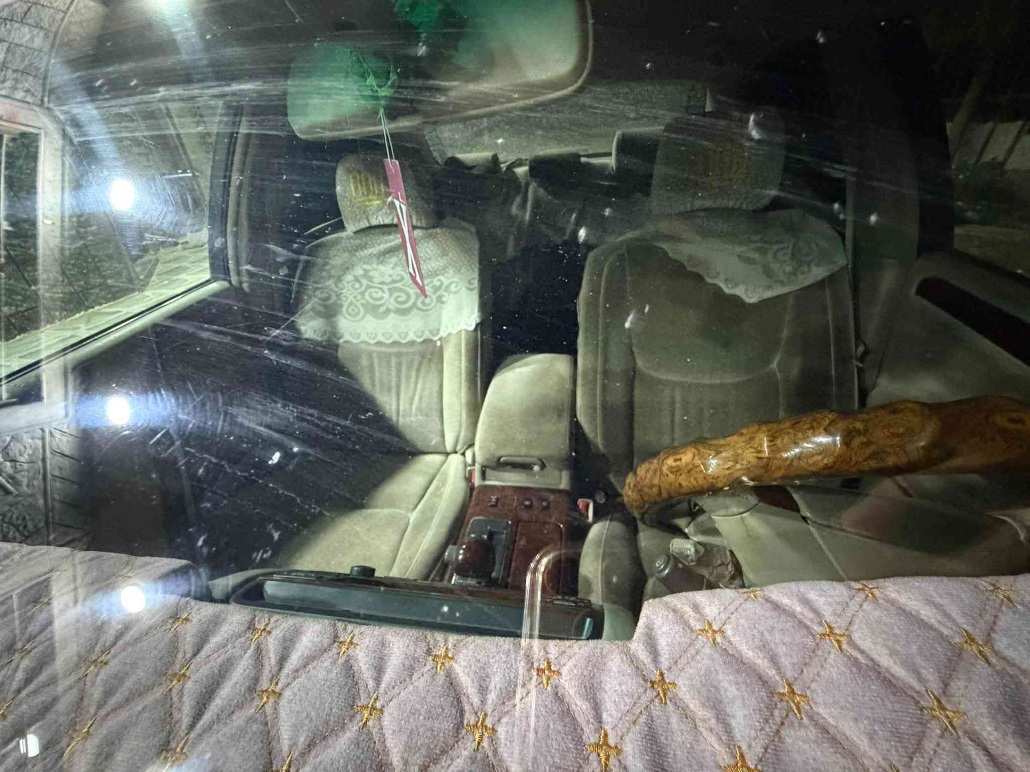 ٢٠٠٣ • رويال سالون • نظيفه
