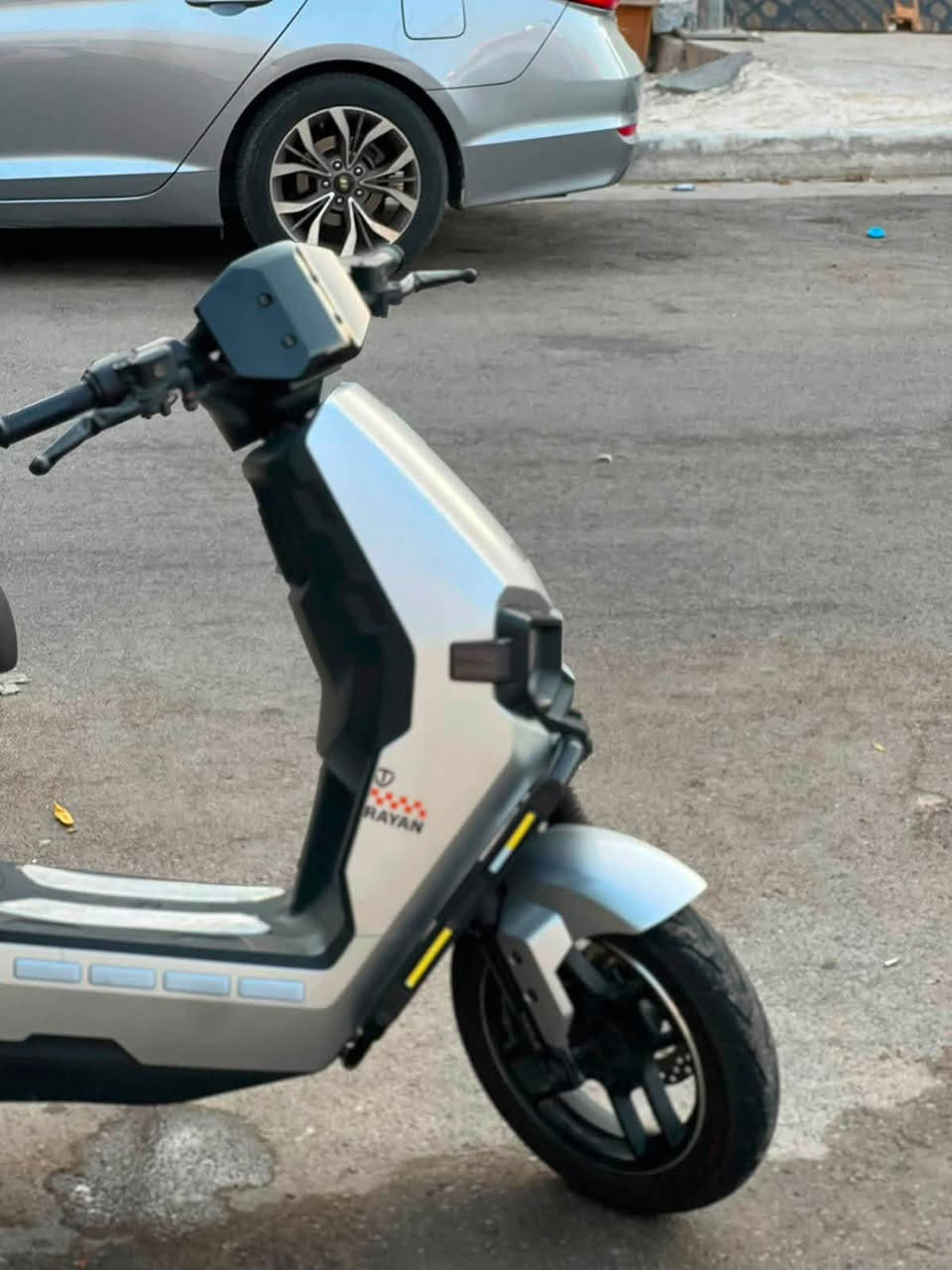 مواصفات الدراجه:
ملف 2000w 
منضومه زنون عالي ناصي رماش 
 يدات بريك هايدروليك. دهن 
باركينك 
بصمه وسويج 
منفذ شحن يو اس بي بلدشبول 
تجوه ضهر 
طلاعات  
تمشيك 65 الى 70 كليو متر 
دراجه مواصفاتها كلش حلوه ومصار تقريب 3 اشهر من شتريناها بعدها جديده
للاستفسار تواصل على هذه الرقم 
    ***********
