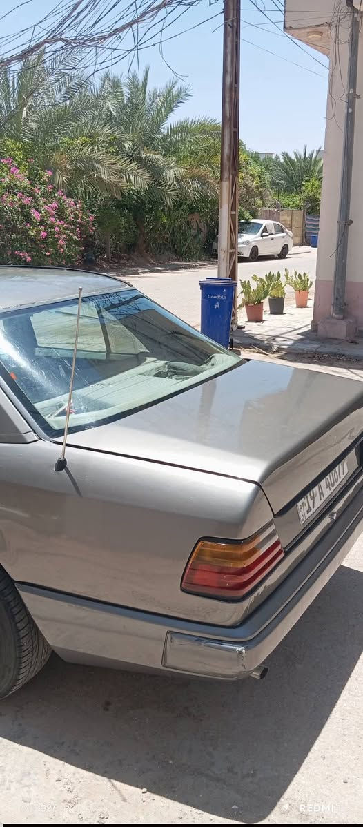 مارسدس موديل 91محور  محرك ياباني كهربائيات ومسجل ولايتات كامله وشغاله وتايرات وحدايديه نظيفات رقم كربلاء الدولي  بأسمي شرط التحويل المباشر سنويه غير نافذه سياره موجوده في النجف حي العداله السعر ٣٥ ورقه قفل
الملاحضات:-

١ـسياره غير مكفوله من الضربه والشواصي ابيع سويج اكفل فقط محرك وكير واصوليات تجي تشوفها وتقتنع بيها وتدلل

٢ـالتبريد عاطل غير شغال

٣ـالتواصل على رقم التلفون غير متواجد على الانترنيت

رقم التليفون ***********

مارسدس موديل 91محور  محرك ياباني كهربائيات ومسجل ولايتات كامله وشغاله وتايرات وحدايديه نظيفات رقم كربلاء الدولي  بأسمي شرط التحويل المباشر سنويه غير نافذه سياره موجوده في النجف حي العداله ( السعر ٣٥ ورقه) قفل 

للبيع فقط بدون مراوس
مارسدس موديل 91محور  محرك ياباني كهربائيات ومسجل ولايتات كامله وشغاله وتايرات وحدايديه نظيفات رقم كربلاء الدولي  بأسمي شرط التحويل المباشر سنويه غير نافذه سياره موجوده في النجف حي العداله السعر ٣٥ ورقه قفل

نص مكتوب في الصور:
- 1/7/2026 12:12 REDMI 12
- REDMI NOTE 10 PRO
- 1/7/2026 12:12 REDMI