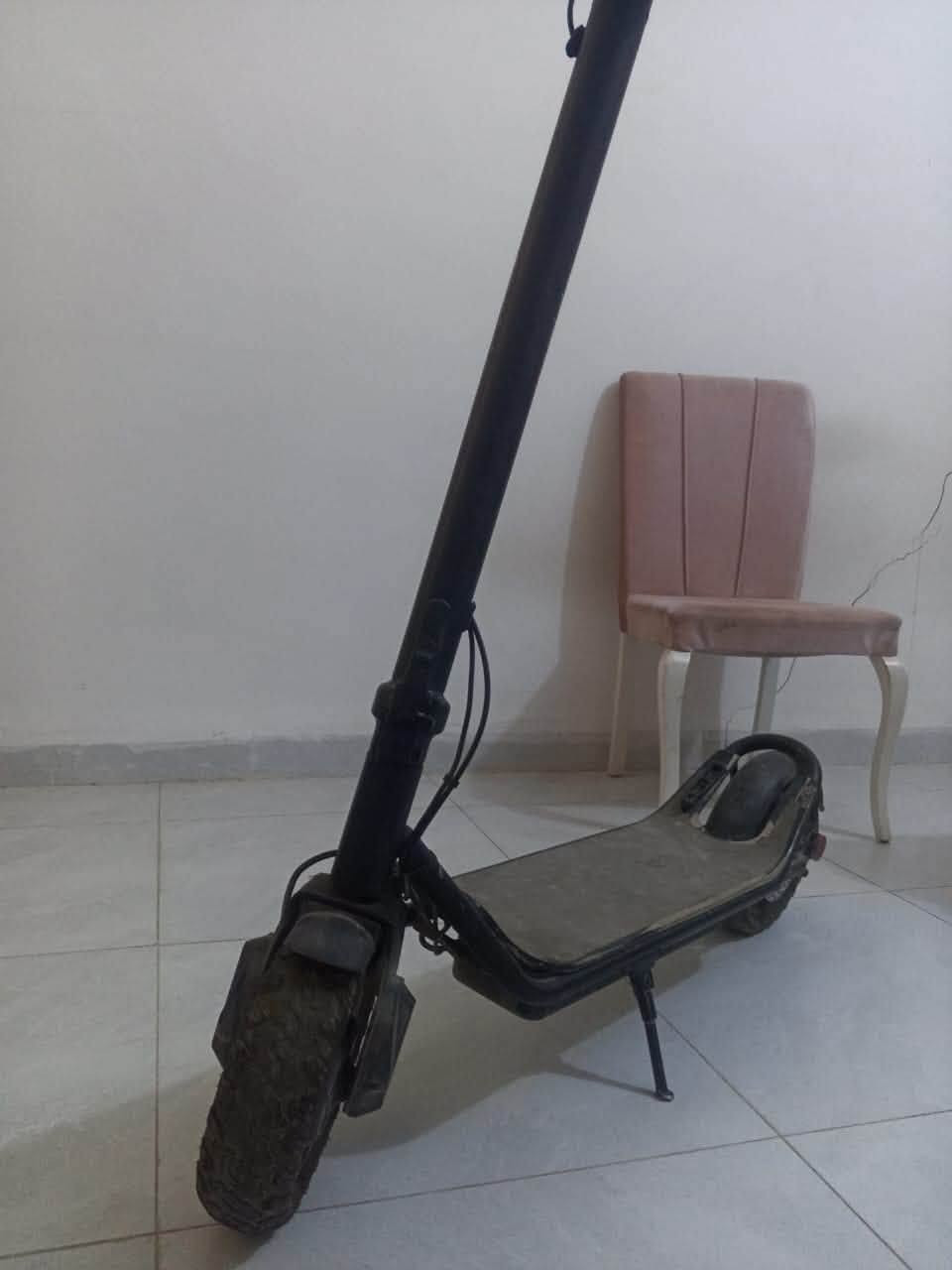 🛴 للبيع سكوتر كهربائي YESIDO ES02 – Off-Road
موديل ES02 الأصلي من YESIDO، حجم 10 إنج، قوي ومناسب للتنقل داخل المدينة والطرق غير المستوية.
🔹 المحرك: 350 واط
🔹 السرعة القصوى: 25 كم/ساعة
🔹 مدى البطارية: 30–35 كم تقريبًا بالشحنة
🔹 إطارات عريضة 10 إنج
🔹 يتحمل وزن لغاية 120 كغم
🔹 شاشة رقمية
🔹 إضاءة أمامية وخلفية
🔹 فرامل
🔹 قابل للطي وسهل الحمل
🔹 يدعم التطبيق
🔹 وياه الكارتونة الأصلية
🔹 الحالة: مستعمل
💰 السعر: 350,000 دينار قابل للتفاوض بالمعقول
📍 ديالى بعقوبة 
📞***********
