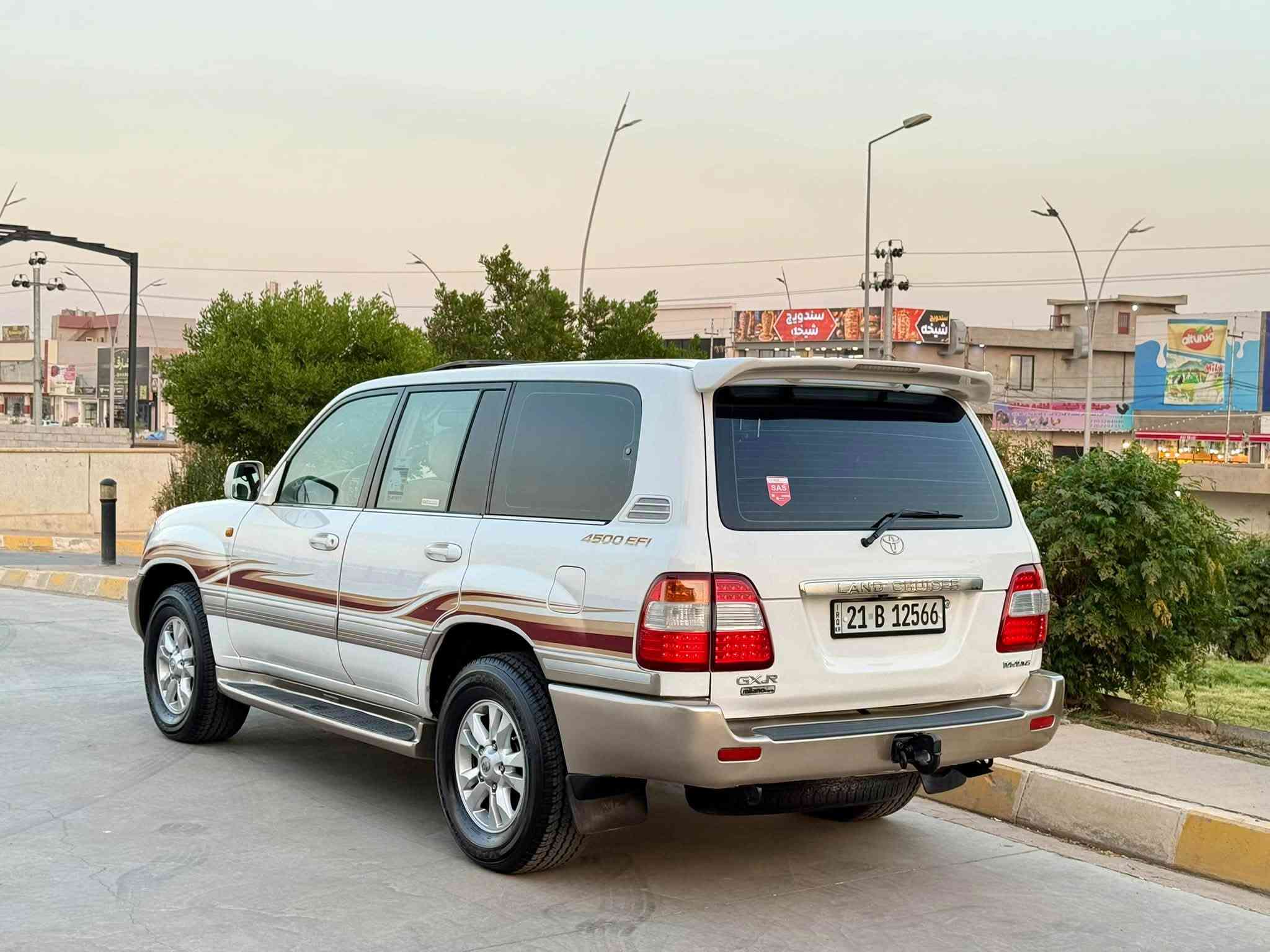 تيوتا لاندكروز موديل GXR  2005
سعرا  157 مجال قليل
مكان كركوك داخل المدينة

بيه فقط بنيد صبغ بدون دواخل بدون ايرباك و مكانين قليل تعديل بارد 
محرك  6 سلندر بدون صوت بخار و صرف لا مفتوح كفالة كير هم بشرط

شرط تحويل سنوية بسمنا جديد لحد 2028

مواصفات فول فول GXR
4 تاير جديد دعمي لدعمي بشرط مابية مصرف ربع دينار 

اسيا  ***********
كورك ***********
