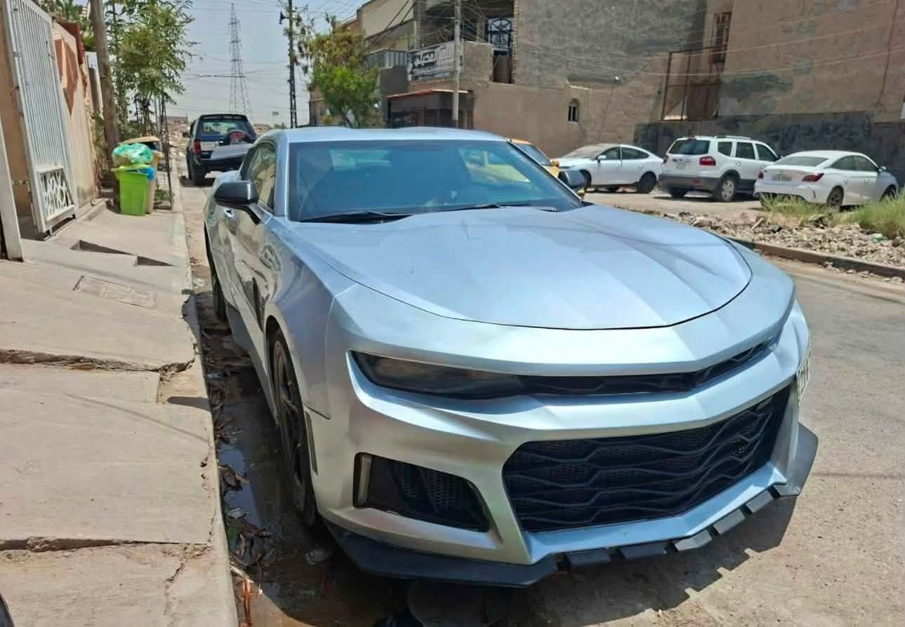 السلام عليكم ٢٠١٧كندي جديده سياره مابيها كل نقص كير محرك صدر تبريد تخم تاير كفاله قطعتين صبغ فقط بدون ايرباك بدون دواخل للبيع او مراوس حسب القناعه 
مكان بغداد حي العلام 
***********
