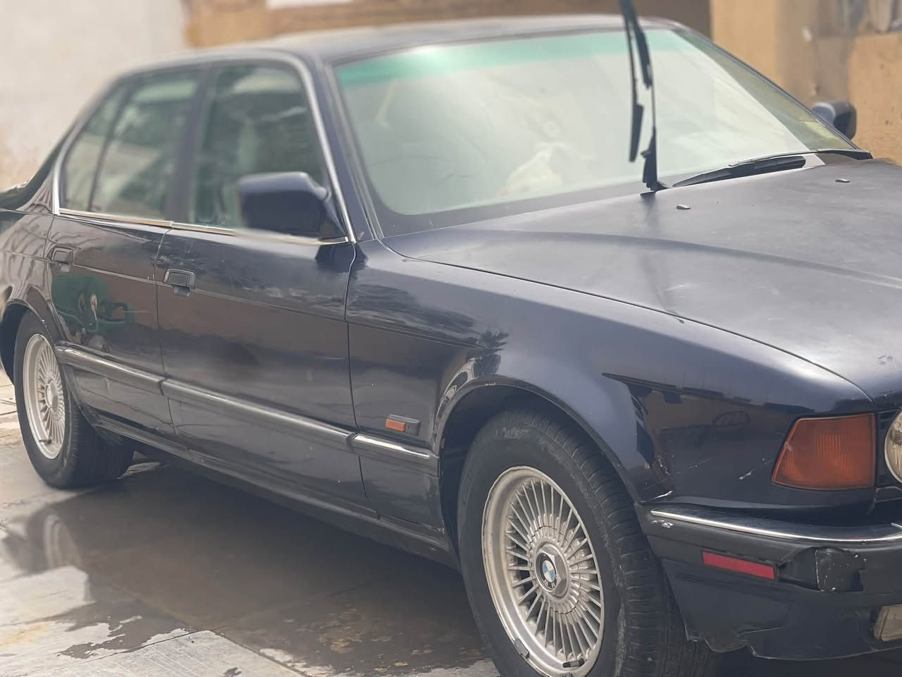 بي ام ٧٣٥ • مفتوح • الديوانيه السدير