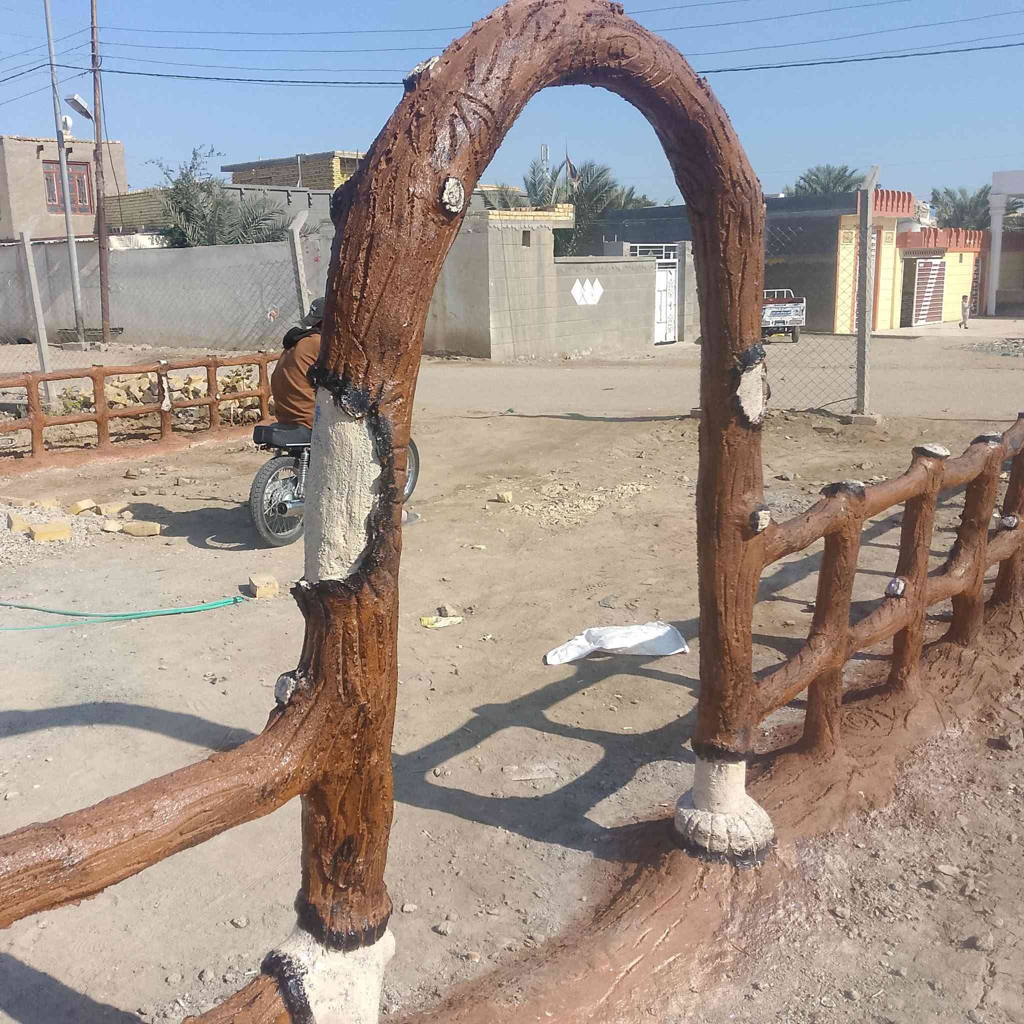 سلام عليكم محجر عله شكل شجر الشغل عل مترمحجر عالي ناصي نفس السعر وانه بل خدمه بخيل المايصلي عل نبي الصور كدامك وكلب وذاتريد راسني خاص او تخابرني اخوكم ابو فاطمه  لشغل المحجر اوكل ديكورات وتزيين الحدايق فرش تراب ثيل حصو الوان زراعت ورد،، ‏‪***********‬‏ 🥀
