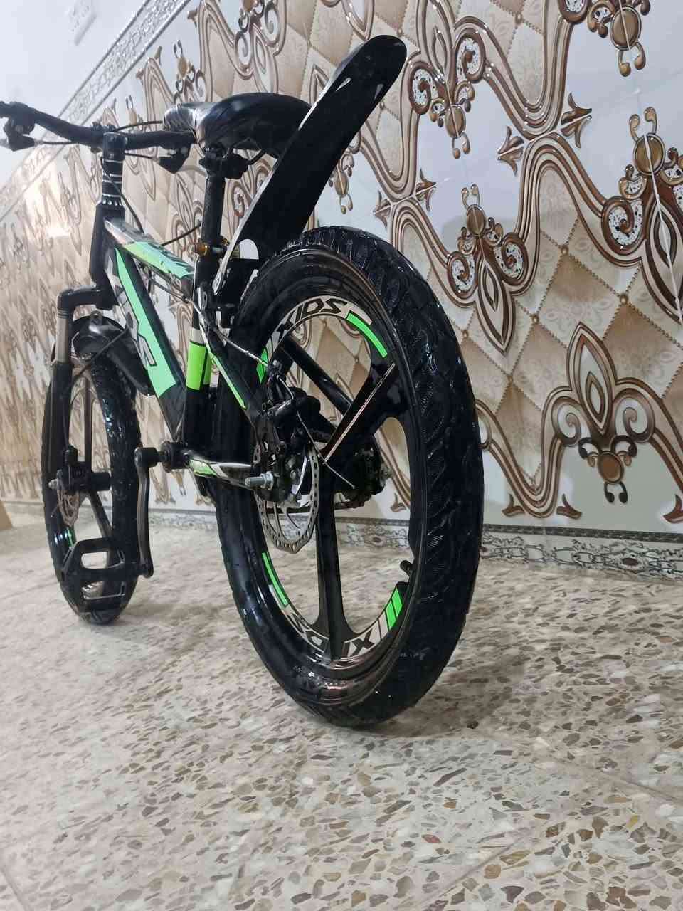 سلام عليكم
بايسكل جبلي يخبل تايرات نظاف مال المصنع ما مبدلات
لون يجنن السعر 80 بي مجال
تواصل ***********
شراي تجيني مو شراي وبس تسئل اعذرني
