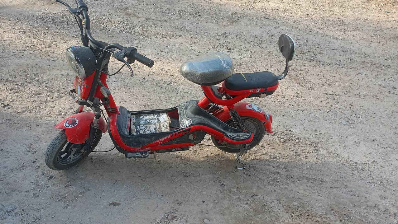 دراجه شحن للبيع بطاريات جدد قبل فتره شديتهن شغاله عوزه ترتيبات بسيطه سعره 140 الف بيه مجال بسيط *********** عنواني شهداء البياع بغداد
