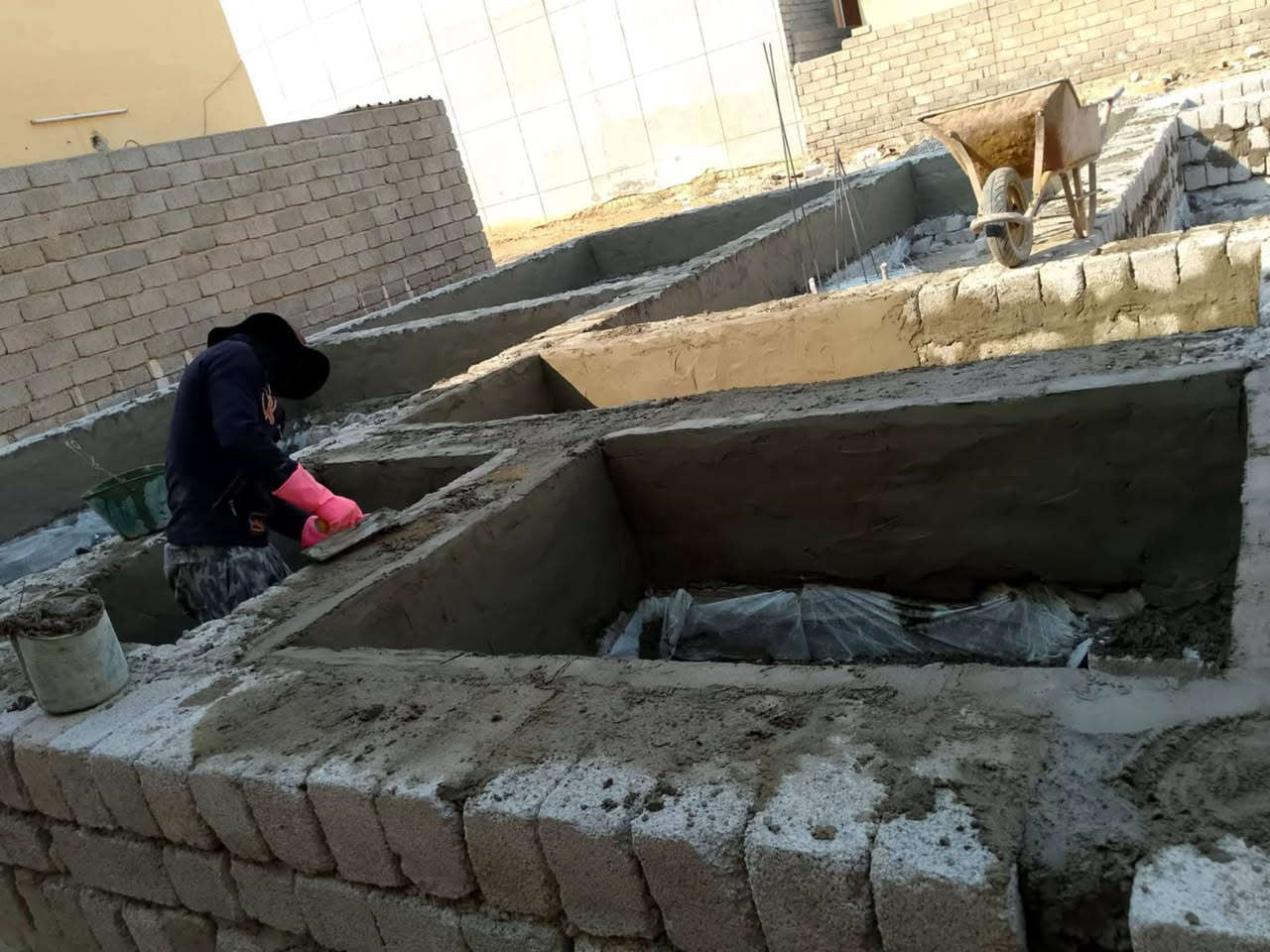 كادر ابو التوت لكافه الاعمال
1:تصفير بيوت
2;فرش حجر بيوت وحواش
3:تفليش بيوت كبيره وزغيره
4:تفليش حايط وتنضيف البلوك 
5: تصفيط البلوك ع الخريطه
6: لبخ تكعيبه 
7، فتح مكان دكتات تبريد مركزي 
وكافه الاعمال الحره
‏‪‏‪***********
