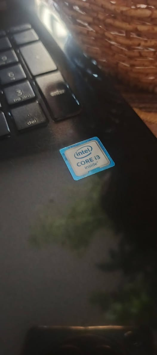 HB 
Windows 10.
Corei3
250 وبي مجال  

***********
