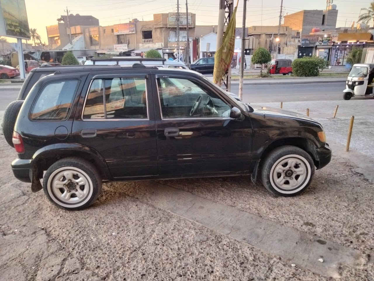 للبيع كيا سبورتج موديل 1997مكينه وكير فو اس بغداد مشروع وطني بسمنه السعر 35 وبيه مجال بغداد الشعب للاتصال ***********
