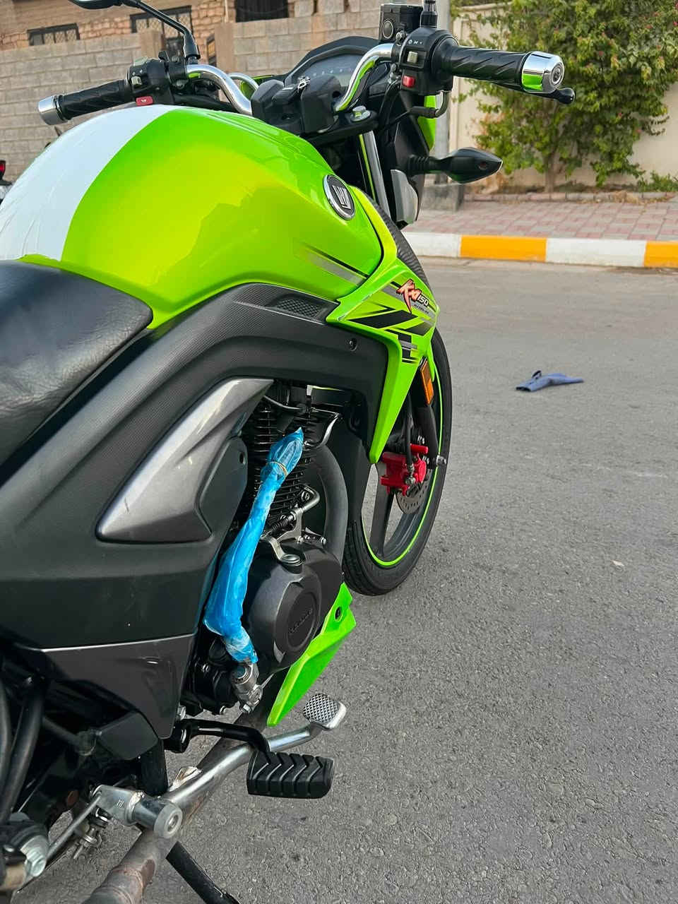 سلام عليكم دراجه هاوجي للبيع موديل2023مسجل وكامل تحويل شوكت متريد دراجه كامله من كلشي جكت ابره مابيهه سعر(16ونص)عنوان رمادي تاميم:***********
