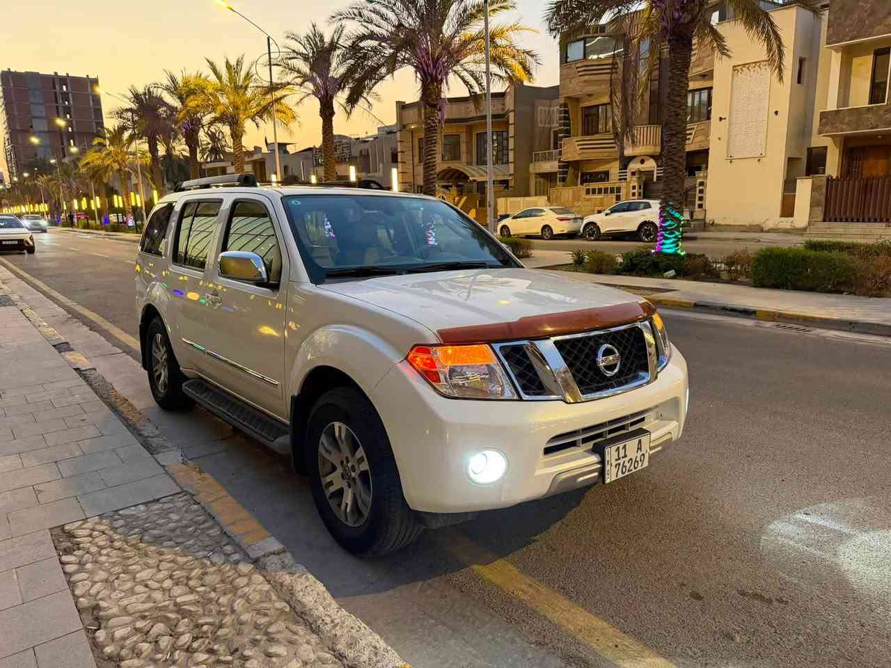السلام عليكم 
للبيع باثفايندر موديل ٢٠٠٩
خليجي  فول مواصفات 
ماشية ١٤٦ كيلو 
4 ويل
سلايد
بصمة تشغبل وابواب 
شاشة وكامرا 
دشبول شكل ارمادا
داخل صاج 
مقاعد خزن 
داخل جلد بيجي بلادي 
مقاعد كهرباء 
تدفئة مقاعد
7 راكب
فول تحكم ستيرن 
3 قطع تبريد
ويل كروم
ترايش كروم 
تبريد مناخين
مرايا قلاب عند الرجوع
لايتات فول زنون
بدون صبغ 
فقط الدعاميات مصبوغه 
بيها تعديل مكانين بارد صغار
لوحات وسنوية جديدة باسمي 
مبيها نقص ابد على وضع الشركة

مكان السيارة بغداد اليرموك 
السعر ١٢٨ وبيها مجال 
***********
سيارة جديدة وبدون نقص 
لتقارنها وية المهجومة كلشي اكو بلسوق
