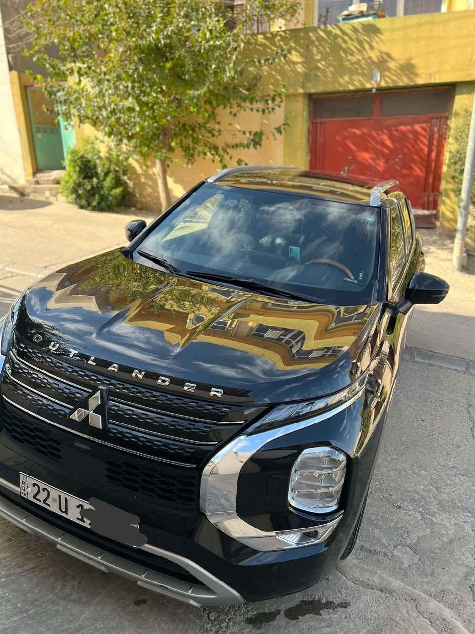 میتسوبیشی ئاوتلاندەر (Mitsubishi Outlander PHEV)
🔥 مۆدێل ٢٠٢٣ | فول فول مواسەفات (خانسە - استڕاد خاسە)
⚡ پلەگ ئین هایبرید (Plug-in Hybrid): کارەبا ⚡ + هایبرید 🔋 + بەنزین ⛽
🇨🇦 مەواسەفاتی کەنەدی
​ئۆتۆمبێلێکی زۆر کەشخە، خاوێن و بێ کێشە، تەقە و ڕەقە بەشەرت! ئامادەیە بۆ ئامێری کۆمپیوتەر و فەحصکردن، هیچ عەیب و کێشەیەکی نییە.
​📑 بەڵگەنامەکان (بەناوکردن):
​سنەوی بەناوی خۆمەوەیە و تا ساڵی ٢٠٣٠ نوێکراوەتەوە (بەناوی خۆمە).
​✨ دیارترین مواسەفاتەکان:
​سیستەمی کارکردن: پلەگ ئین هایبرید (بە کارەبای ماڵەوەش شەحن دەبێتەوە)
​ناوەوە: ناوقەیسی (Tan Interior) زۆر شاز
​کوشنەکان: مەساج (Massage Seats)، گەرمکەرەوە و کارەبایی
​مەکینە: ٤ سلیندەر (چوار پسن)
​سەقف: پانۆراما / سەقف سلاید
​سیستەمی لێخوڕین: فور ویل (4WD)
​شاشە و کامێرا: شاشەی گەورە، کامێرای ٣٦٠ پلە
​سیستەمی سەلامەتی: ڕادار، کوێرەنوقتە (Blind Spot)، بەسمە، ستارت، دەرگای دواوە کارەبایی (شەفت)
​📌 زانیارییەکانی تر:
​مۆدێل: 2023
​ڕەنگ: ڕەش
​ڕۆشتووی: 37,000 مایل
​بۆیاخ و زیان: دوو دەرگای لای سەکنی بیلادی گۆڕاوە، بە شەرتی ئێڕباگ (ئێڕباگی نەتەقیوە)
​مەرجی فەحص: تەقە و ڕەقە بەشەرت، بەشەرتی کۆمپیوتەر و فەحصکردن لە هەر شوێنێک (هەرچی عەیبی نییە).
​💰 نرخ: 243 کەمێک معامەلە
📍 شوێن: هەولێر
📞 ژمارەی پەیوەندی: ***********
ميتسوبيشي أوتلاندر (Mitsubishi Outlander PHEV)
🔥 موديل 2023 | أعلى فئة (فل كامل / مواصفات خاصة)
⚡ بلج إن هايبرد (Plug-in Hybrid): كهرباء ⚡ + هايبرد 🔋 + بنزين ⛽
🇨🇦 مواصفات كندية
​سيارة قمة في الفخامة والترتيب، نظيفة جداً وبدون أي مشاكل. الشرط على الفحص والكمبيوتر والهزة (تكة ورقة).
​📑 الأوراق والملكية:
​السنوية (الهزة) باسمي ومجددة لغاية سنة 2030.
​✨ أبرز المواصفات:
​نظام التشغيل: بلج إن هايبرد (قابلة للشحن من كهرباء المنزل)
​الداخلية: جلد لون قيسي (Tan Interior) شيك ومميز جداً
​المقاعد: مساج (Massage Seats)، تدفئة، وتحكم كهربائي
​المحرك: 4 سلندر
​الداخل: سقف بانوراما / سلايد
​نظام الدفع: فور ويل (4WD)
​الشاشة والكاميرات: شاشة كبيرة مع كاميرا 360 درجة
​أنظمة الأمان والرادارات: رادار أمامي وخلفي، نقطة سوداء (Blind Spot)، بصمة تشغيل، وباب خلفي كهربائي (شفت)
​📌 تفاصيل إضافية:
​الموديل: 2023
​اللون: أسود
​المسافة المقطوعة: 37,000 ميل
​الضرر والبخاخ: تبديل بابين جهة الكشن (الراكب) بلادي، بشرط الإيرباج (سليم لم يتفعل)
​شرط الفحص: بشرط الفحص بالكمبيوتر والهزة في أي مكان، خالية من أي عيوب أو مشاكل.
​💰  السعر: 243 مجال 
📍 الموقع: اربیل 
📞 رقم الاتصال: ***********
