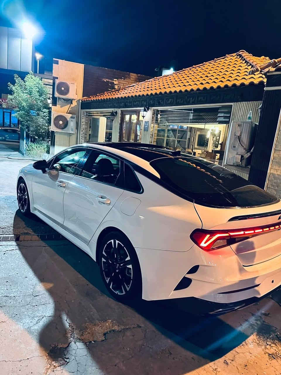 سلام عليكم
K5 gt line
مديل 2021
محرك 1600تيربو 
رقم بغداد معوقين 

لون ابيضّ 
بنوراما
كشتات جلد 
سياره جاهزه من محرك كير حداديه 
تخم تاير جديد 
مكان بصره 
السعر 155
مكلف بل نشر 
استفسار اتصال على ***********
