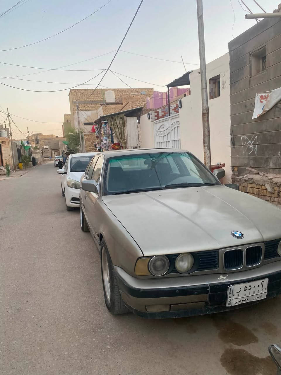 السلام عليكم BMWمديل ١٩٩٢للبيع السعر ٣٥وبي مجال مكانه الديوانيه قضاء الحمزه الشرقي ***********

