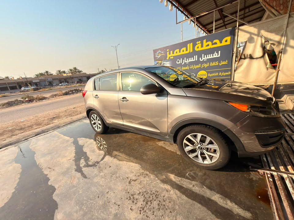 رتج للبيع رقمها بغداد مميز
*********** 
كيا سبورتج موديل ٢٠١٥
وارد أمريكي
جميع الايرباكات سليمة
السيارة ضررها ربع جاملغ فقط
بدون صبغ السيارة 
السيارة نظيفة جدا 
كل السيارة ليبل واحد 
مكفولة  من كل النواحي ما عدا المذكور
ماشية ١٣٠ ميل
مواصفات عادية  
محرك ٢٤٠٠ 
السيارة بيها بارد بالباب 
المحرك العام بدلت بي كازكيت 
منظومة التبريد عاطلة 
السيارة كير ومكينة نظيفة جدا  
السيارة على أيد وحدة من ٢٠١٥ 
رقم السيارة مميز  بغداد 
هزة جديدة وسنوية ٢٠٣٠ 
مكان السيارة الاعظمية 
السعر ١٢٠ ورقة 
رقم الهاتف ***********
