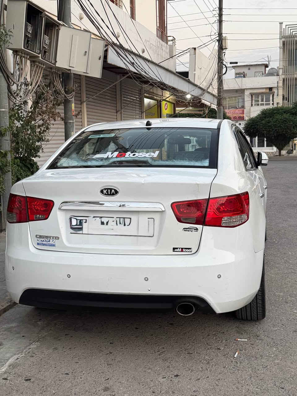 سڵاوی خواتان لێبێ کیا سیراتۆ مۆدێل ٢٠١٢  سەیارەی مەعرەز نیە سەیارەی ماڵی خۆمە ٥ پارچەی هەیە دەعمیێکی خەفیفی هەیە بستێک کەمتر حەوزی گرتوە  زۆر بە جوانی چاک کراوەتەوە سۆنەریم داناوە جوان سیری بکە  ١١٦ هەزار رۆشتوە ماشەڵای لێبێت ناو داخلی سەیارەکە لۆک ماوەتەوە وە حەفتەیە نابیت هایدرۆلیکو ڕۆنی مەکینە گۆراوە باشتری جۆری رۆنی تیکراوە  سەیارەکە یەک روبع مەسرەفی نیە رەقەم سلیمانیە بێ کێشەو موشکیلەیە بەس لە سایقێکی کەمە سعریش ٩٥ گەڵا قوفڵێتی  یەک دینار کەمتر نایدەم شوین سلێمانی ئەوەش رەقەمم *********** السليمانية, العراق
