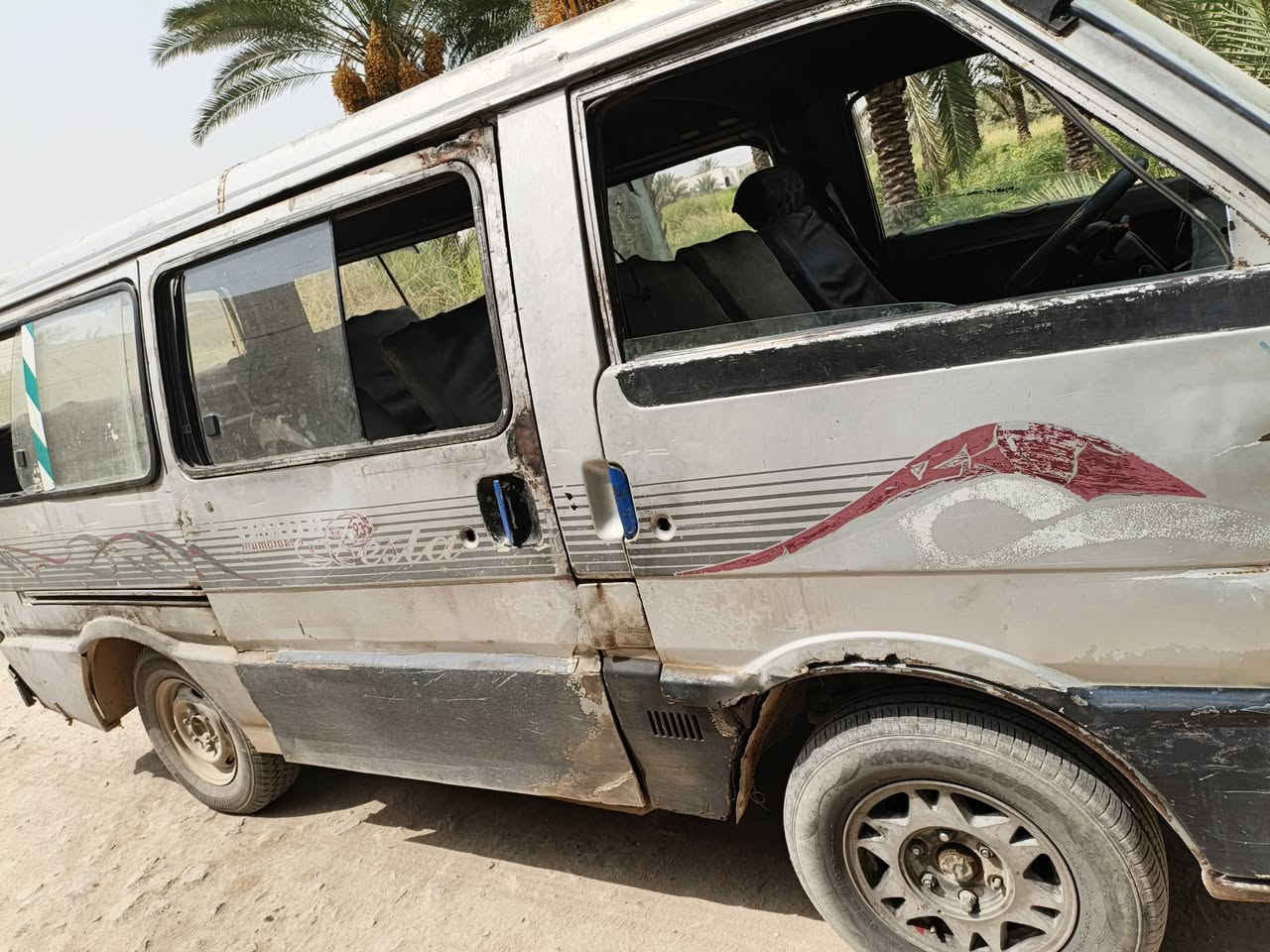 موديل 93 مكانها طويريج الهنديه خط وبحث بيها ومصفره هيئه
سياره مهموله. خطها كربلاء حي العامل سعرها 22 وبيها مجال
***********

