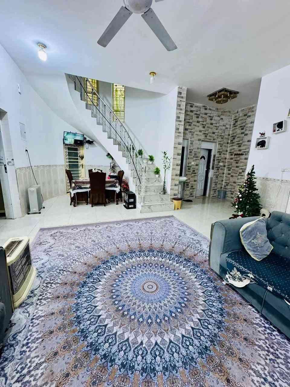 إعلان.......🛑🛑🛑🛑
بيت للبيع مجمع البيادر مساحته 200متر جه حي النفط 

يحتوي على غرفتين وصاله ومطبخ وبراني وصحيات خارجيه وداخليه وحديقه

السعر الكلي 170

مطلوب 105 

بيد صاحب البيت 65 

التسديد الشهري 548

للاستفسار الاتصال على الرقم 🌏🌏

***********

