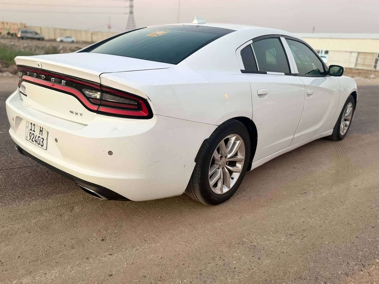 جارجر 2017 اصل سيارة مواصفات SXT
السعر 137 بيه مجال الشراي ويدلل مال بيع 
كير محرك حداديه مكفولات تخم تاير جديد 
تبريد ثلج 🥶 محرك 3600 المرغوب محرك 6 سلندر 
سيارة خير من الله مال جناي كير ماوس✈️
رقم بغداد انكليزي تحويل ثاني يوم مشروع وطني 
مكاني بابل *********** الاستفسار 👍 
حادثه بنيد وجاملغ وبيه شكم قطع كلير الباقي كفاله
