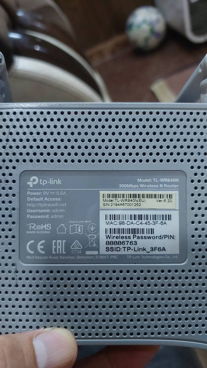راوترات عدد ٢ للبيع نوع Tp-link جديدات واستخدام قليل جدا ونظيفات والتفاصيل اكثر في الصور وللاستفسار التواصل على الصفحه او على الرقم *********** واتساب
