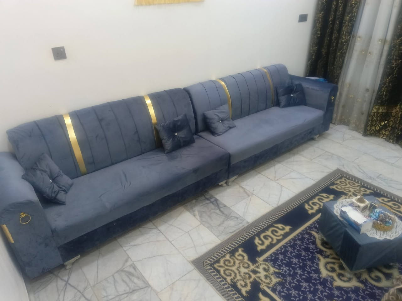 السلام عليكم تخم قنفات استعمال قليل ٦مقاعدالسعر١٥٠الف وبيها مجال حي القاهرة ***********
