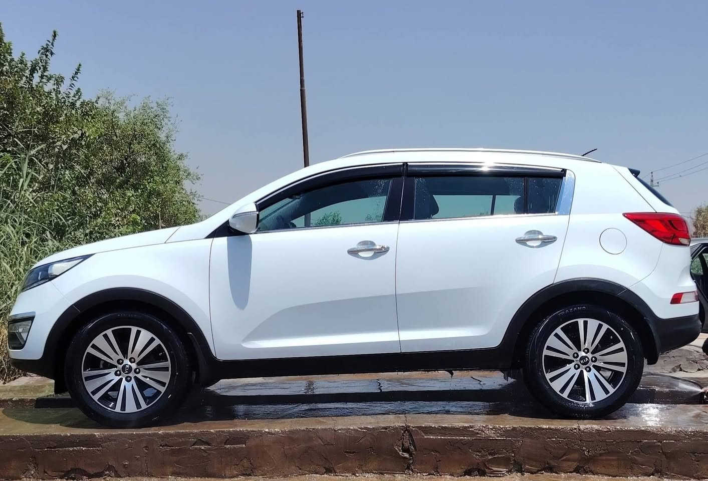 كيا سبورتج لون ابيض موديل 2015
بغداد خليجي
محرك 2000 DOHC
سيارة مكفولة كفالة عامة 
ماشية 100 كم قابل للزيادة 
السعر 155 $ 
للإستفسار ***********
