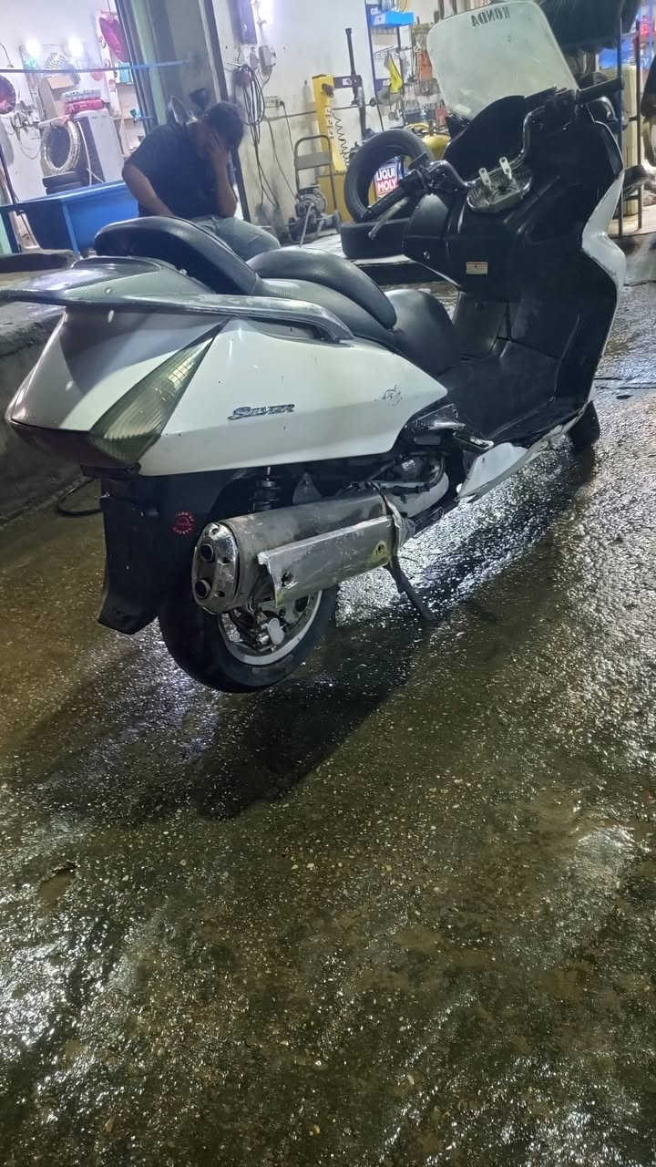سلام عليكم البيع سلفر ونج مكينة 600الدرجة كاملة بيهة صوت بل كور خفيف مكينة شلعة معدل كهربايات كلة شغلة الا نصوح والا تنقيص كفر نضيف مكاني بغداد البلديات مستعجل على بيعتهة السعر 700 وبية مجال الطيبين الرقم الهاتف ***********
