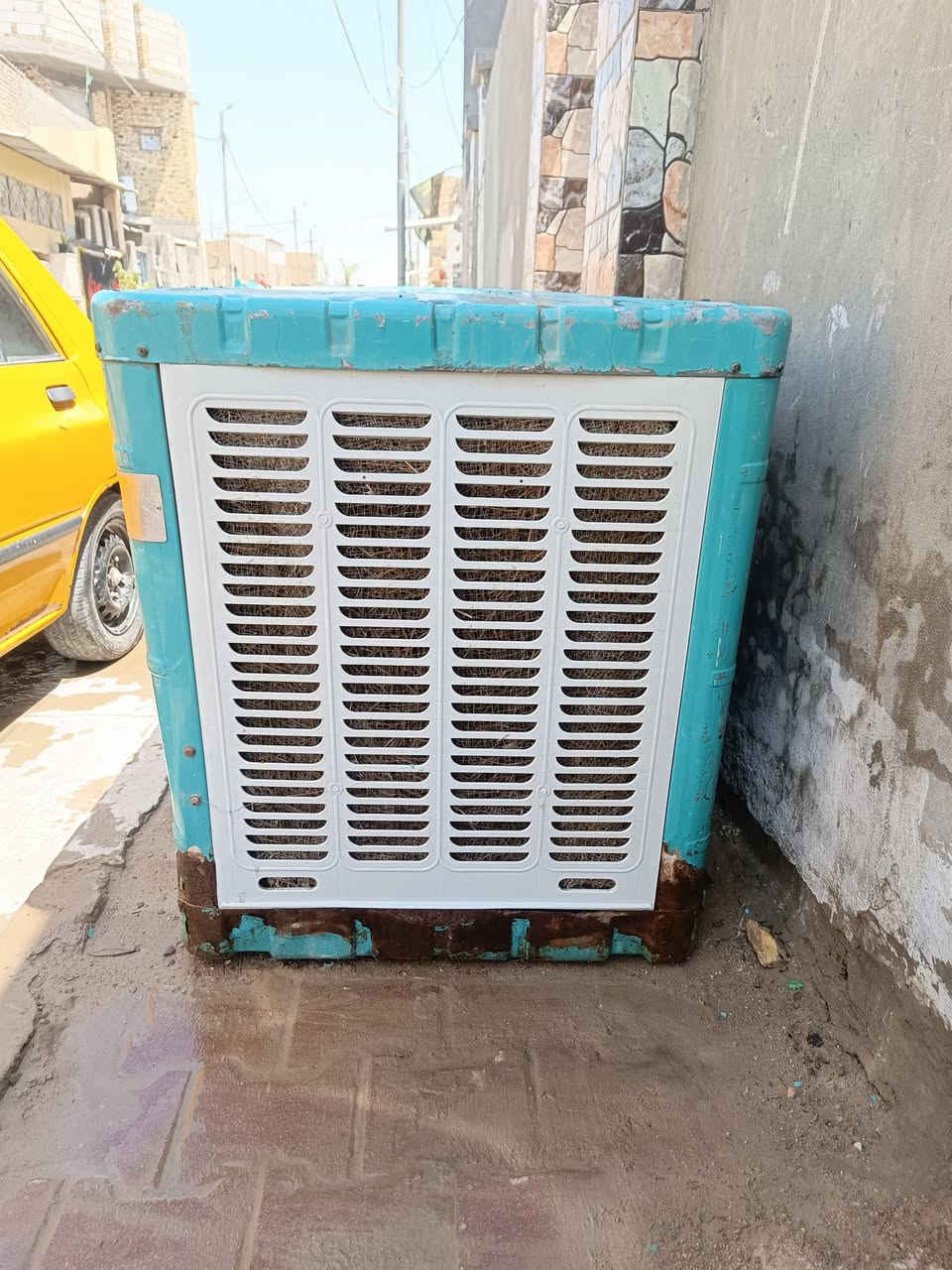 سلام عليكم مبرده شغاله ونضيفه 
السعر 75 مكاني ديوانية جمهوري 
***********

