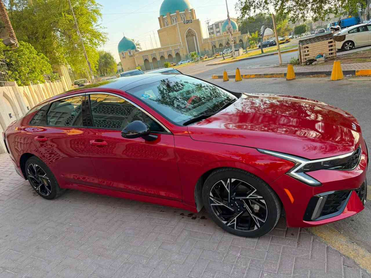 السلام عليكم 
K5 
موديل 2025 رقم بغداد فئه Gtlin اعلى فئة حادث جاملغ وبنيد وبيها كلير باب السايق من امريكا رقم بغداد السعر 185$ وبيها مجال للاستفسار *********** بغداد, العراق
