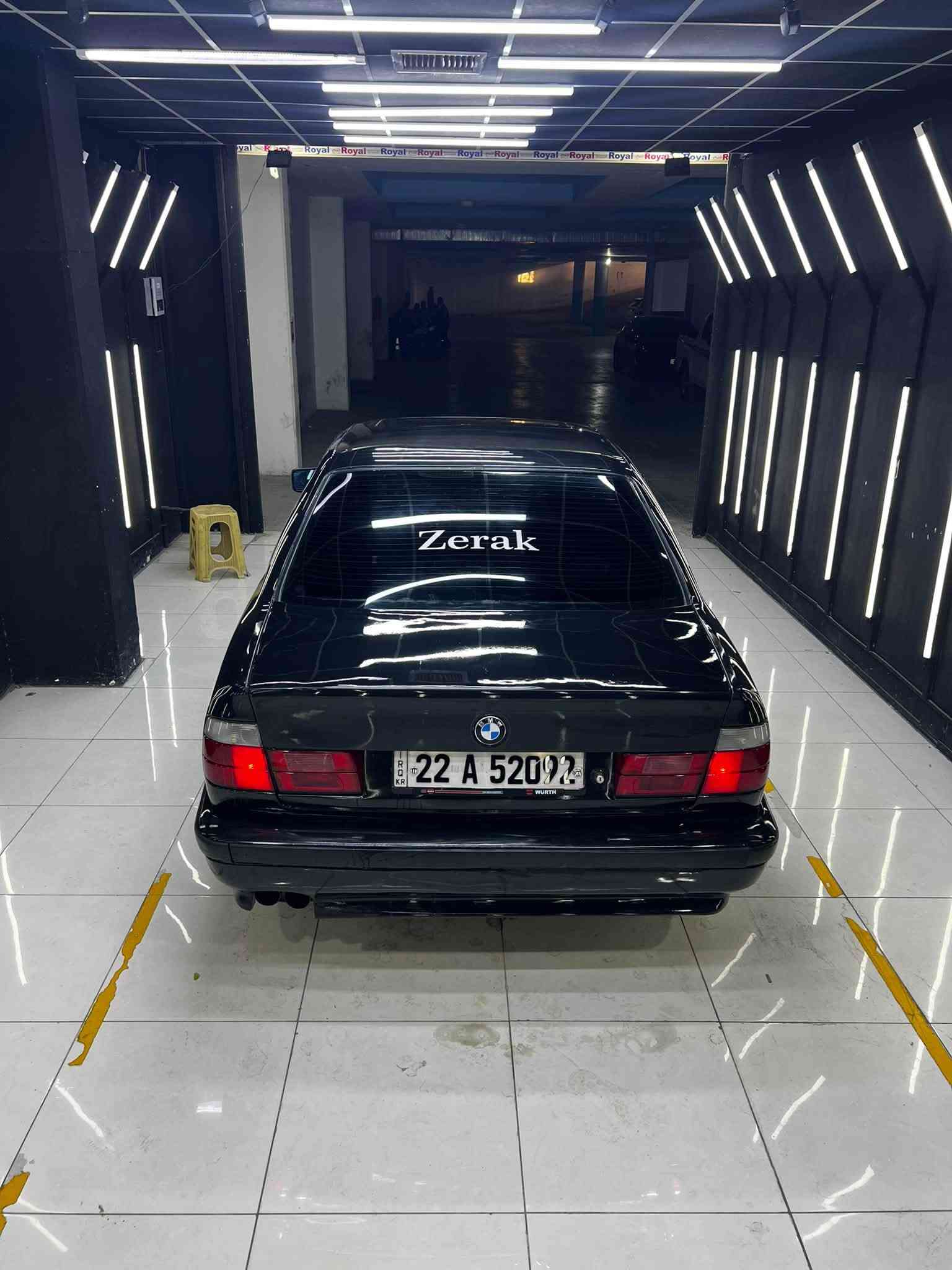 سلام عليكم 🫡 
بيئم دبليو 1993 فول فول مواصفات ☝🏽
اصل فصل 525 گير توماتيك بلادي 💯
السياره من الدعاميه للدعاميه كله بلادي 👍🏽
سلايت كهربائي + كشنات جلد + كشنات تدفئه 
تبريد ثلج ثلج 🥶 + لايتات زينون + لايتات حلقه + بنكه كهربائيه 
بجم عريض + وياله و دعاميات M + دبل ايرباك 
بريك ABS + ماشالله بحياتي ماشايف هيج تبريد بارد 🥶
گير محرك بشرط بل باكيت لا صرف لا بخار كلش جديد 🆕 
الله شاهد سياره مال جناي شغل و اطلع دينار مصرف مابي
تخم تايرات جديد + صدر امامي خلفي جديد + دسكات جديد
السياره بدون ضربه + بدون خياس + فقط صبغ جماليه فقط ماشاءلله ماباقي هيجي سياره نضيف الي يشتريها يشوف الف خير
رقم اربيل رقم سنويه هزه كله جديد بسمي شخصي لحد 2031
العنوان ~ كلار قضاء سليمانيه 📍
السعر ~ 77 ورقه وبيها مجال 💸
الهاتف ~ ***********
اخوان السوك كلشي بي حتى ب 20 ورقه اكو بس كلشي بسعره 
ملاحظة ~ تجي اذا مو مثل المنشور و مو مثل الصور مصاريفك عليه
