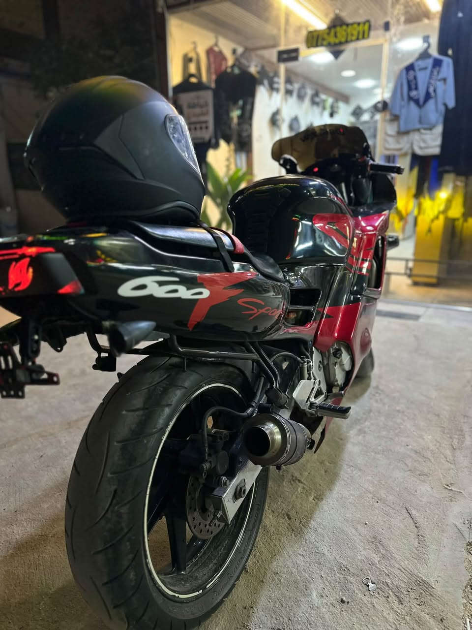 هوندا CBR600
للبيع اوراق اصولي مكينه مكفوله كفاله عامة 
السعر 16 ورقه وبيها مجال بسيط حك الجيه مكاني كربلاء قرب فندق البارون الرقم ***********

نص مكتوب في الصور:
- 86.
- ***********