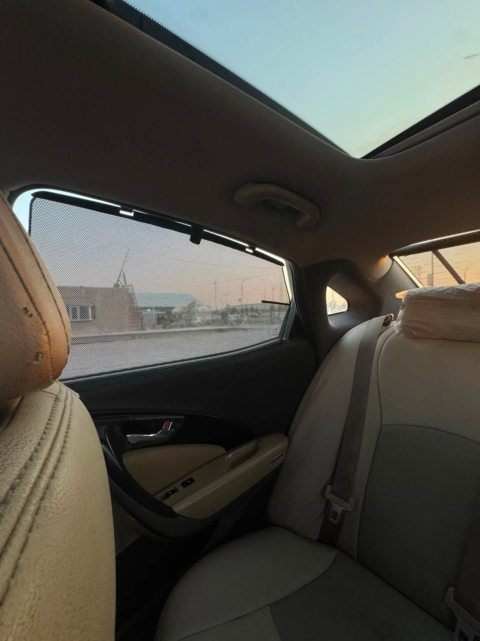 السلام عليكم
السلام عليكم أزيرا ٢٠١٥ وارد أمريكي حادثها قبق الصندوق فقط سيارة اعلى فئة limited فوول مواصفات لون ابيضّ رقم بغداد باسمي السعر ١١٥ وبيها مجال بسيط مكاني بابل الحلة استفسار ***********
