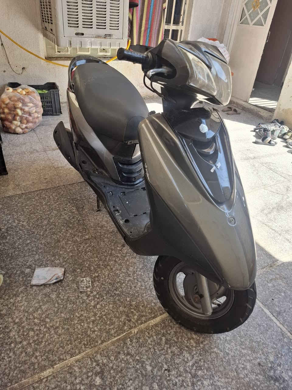 ببغاء محرك مكفول كفرات تجاريه محرك اخرس ناعم اشاير لايت شغالات تايرات جدد السعر 750 بيهه مجال قليل بغداد الامين الثانيه ***********
