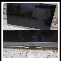 شاشة حجم32 نضيفة بدون نت سعرها 60 بيها مجال مكان حي الجهاد رقم:0771274...