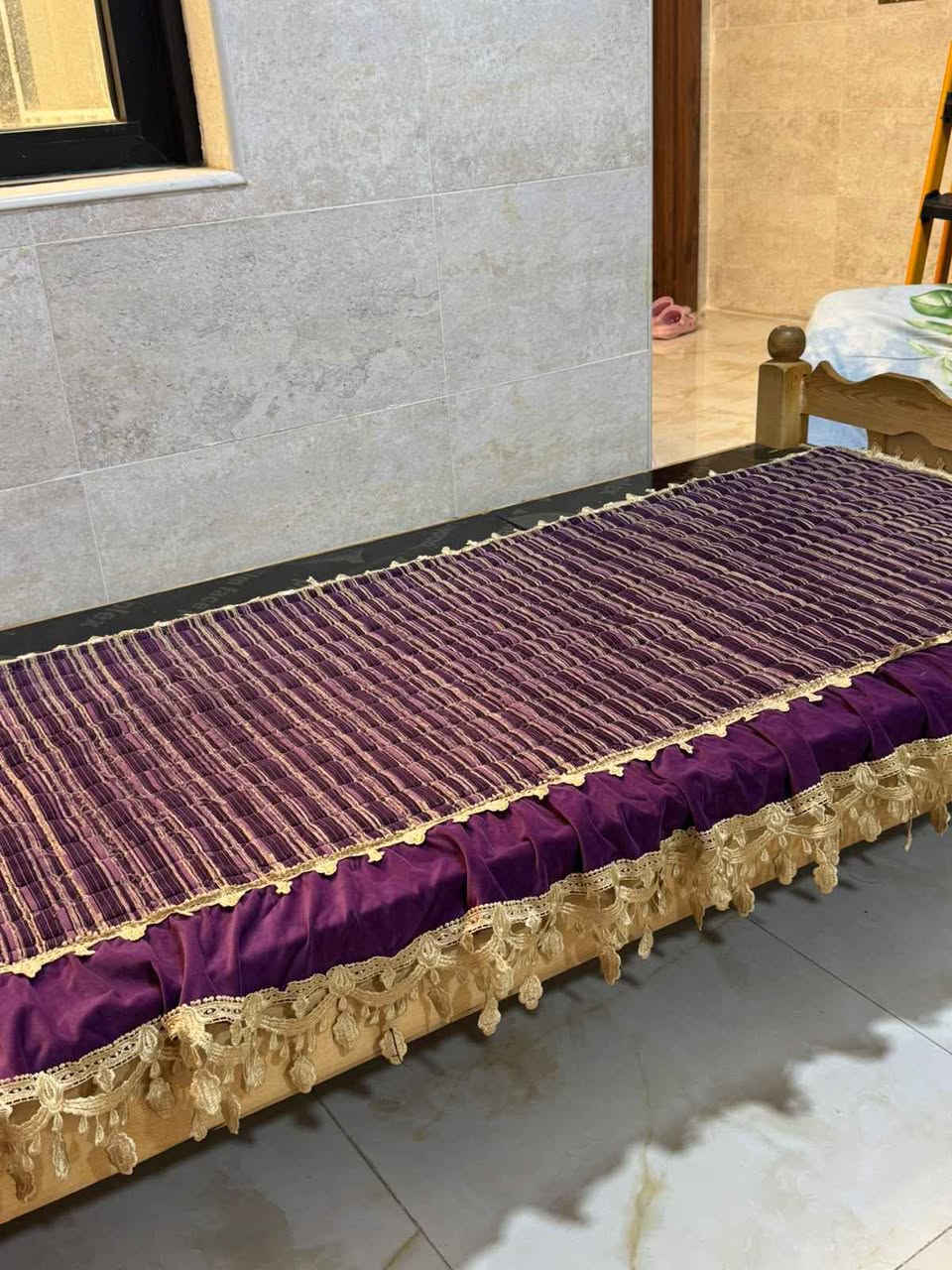 السلام عليكم ، دوشك سفنج ب20.
بردة ست قطع ب20، اما البردة النيلية هاذي جديدة سعرهة ب40، سرير خشب محترم ب35 قفل،، مفرشة تحم عشر مقاعد ب25، سخان ألمنيوم ب15قفل..
الرقم ***********
الموقع: كوت الزهراء قرب عمارة القزويني او مجمع الكرار. دهل اوران, واسط
