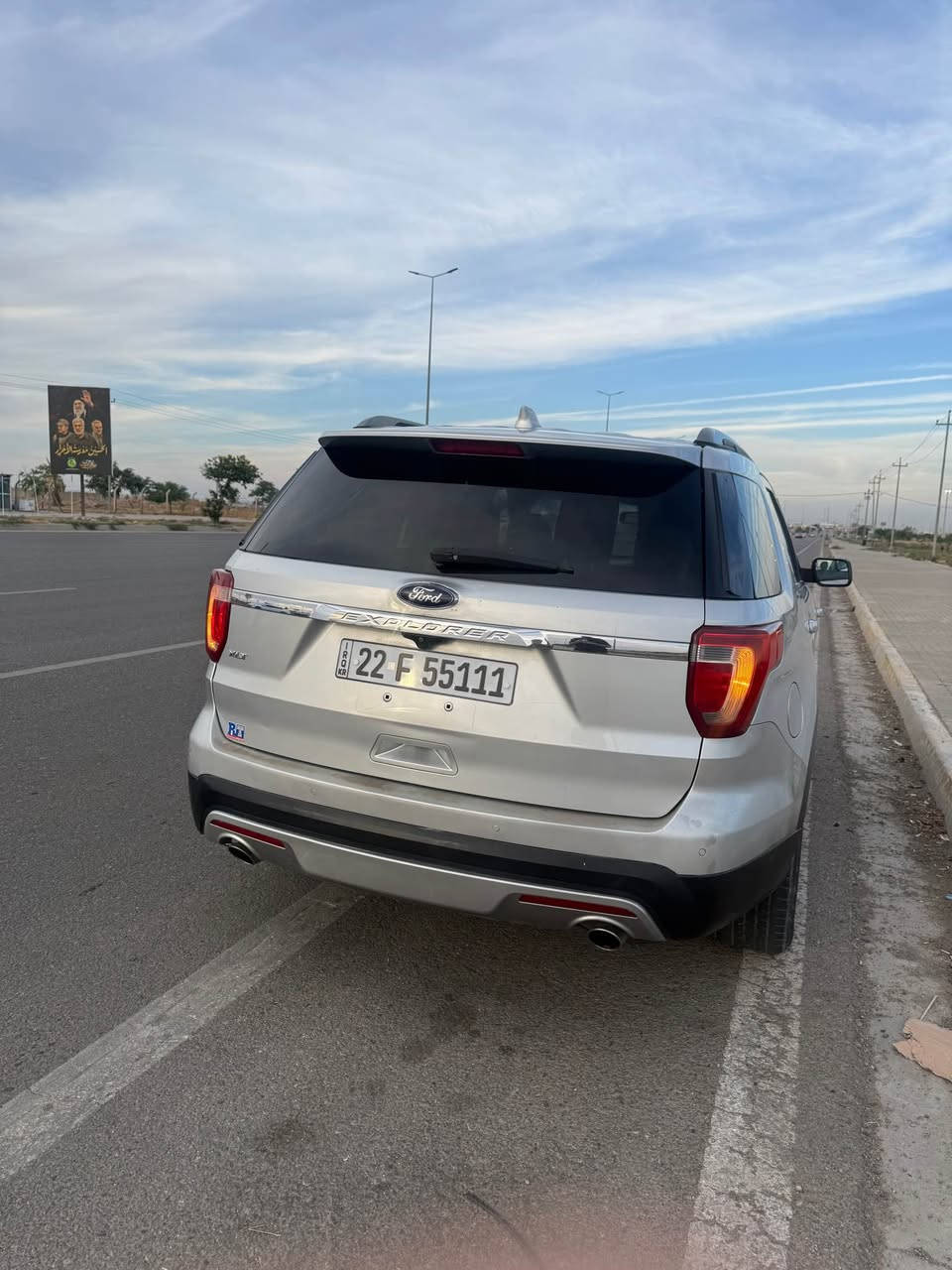 اكسبلورر XLT • ٢٠١٧ • نص باب صبغ